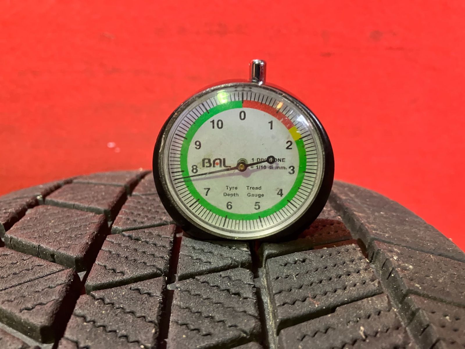 スタッドレスタイヤ 225 50 R 17 VRX 3 4本SET