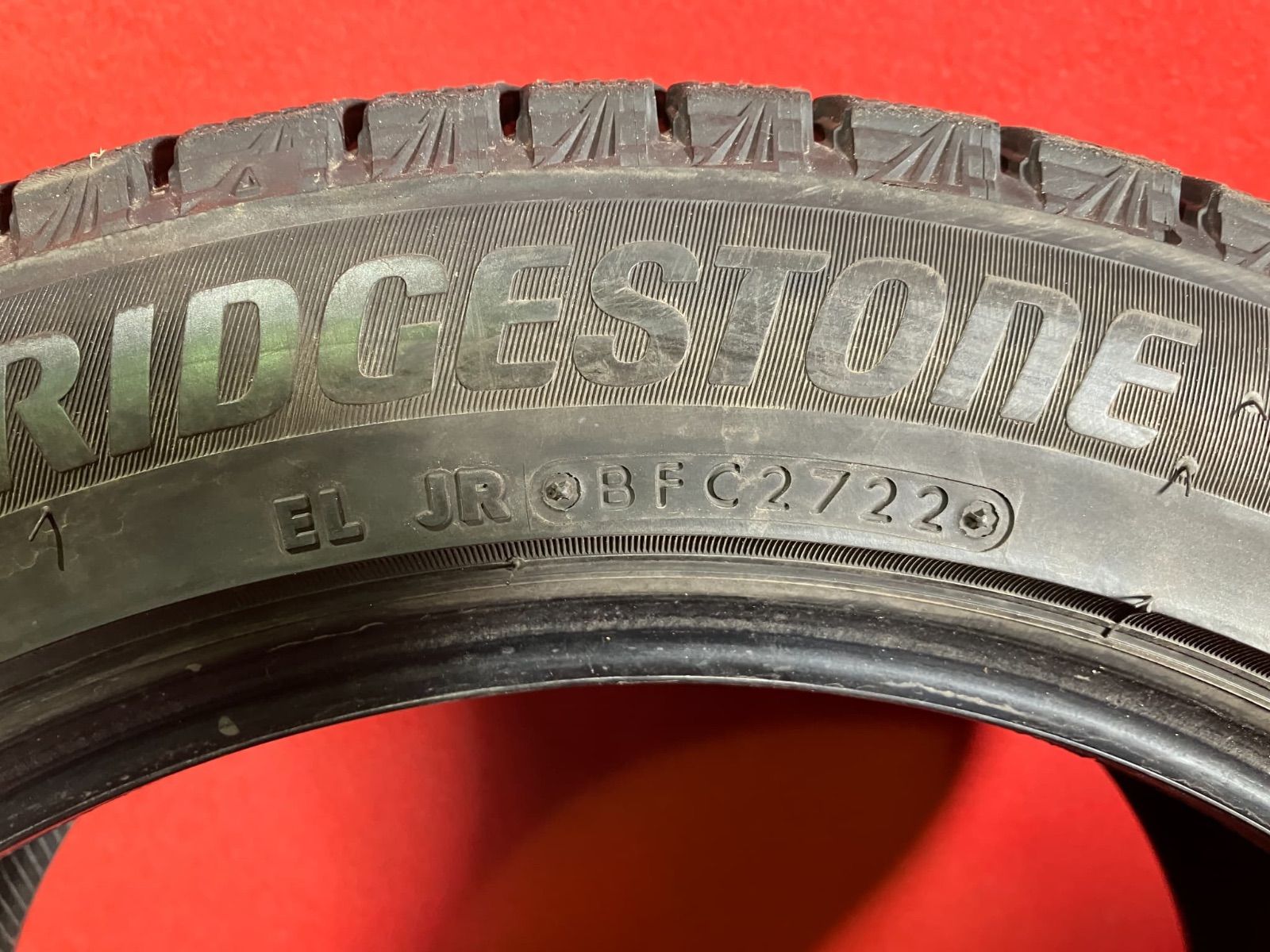 スタッドレスタイヤ