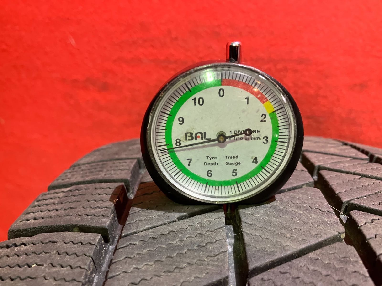 スタッドレスタイヤ