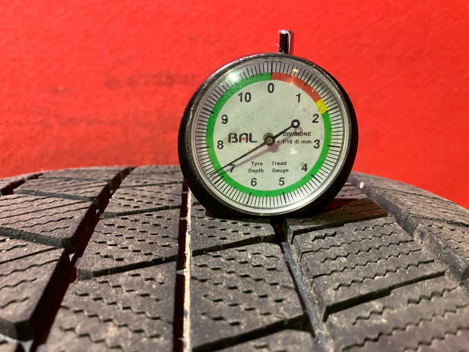 スタッドレスタイヤ 245 50 R 18 VRX 3 4本SET