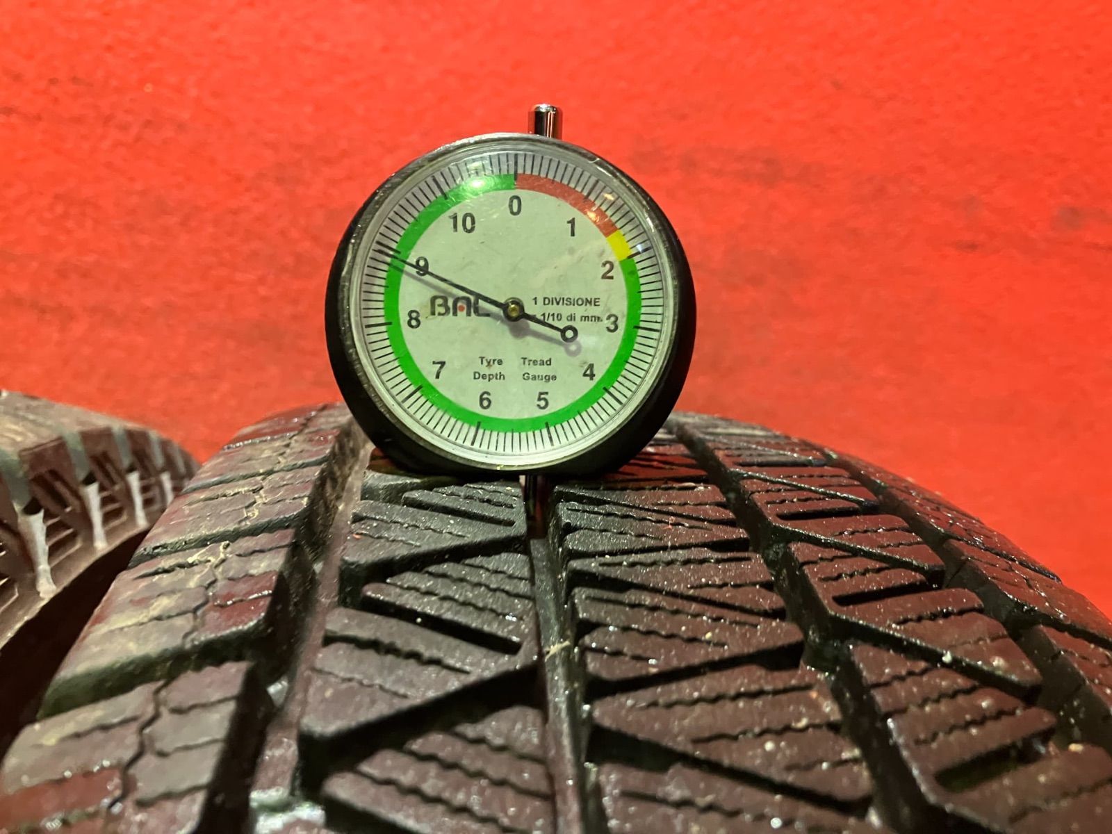 スタッドレスタイヤ 175 80 R 15 DM V 3 4本SET