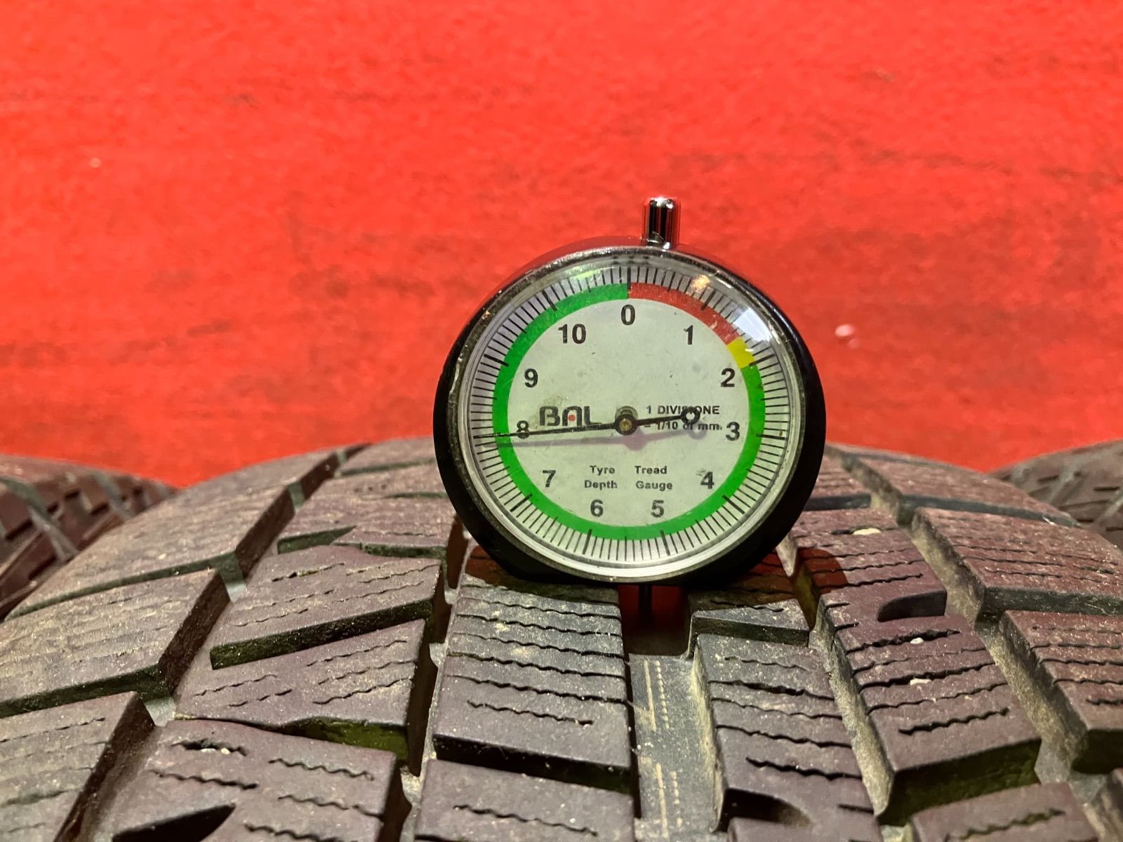 スタッドレスタイヤ