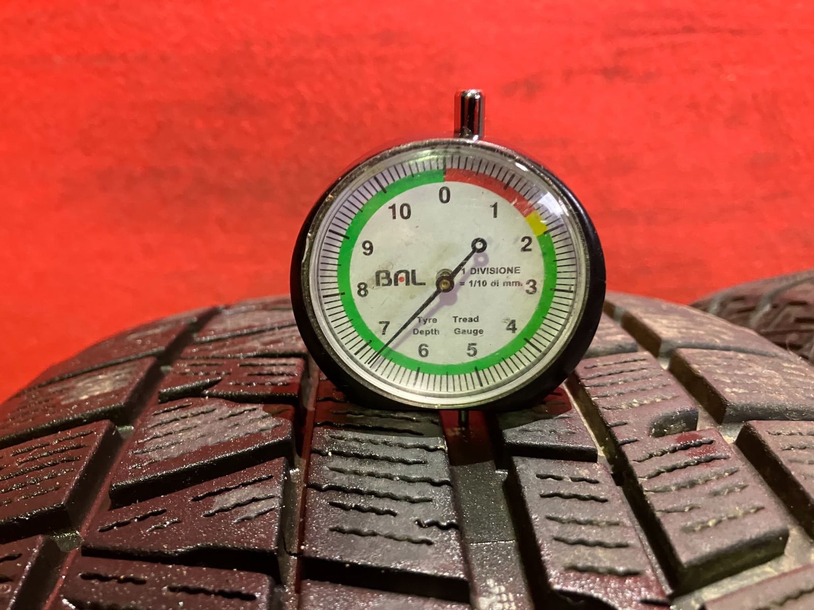 スタッドレスタイヤ