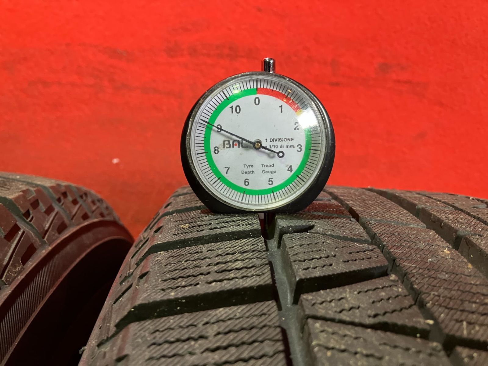 スタッドレスタイヤ 215 50 R 17 IG 4本SET