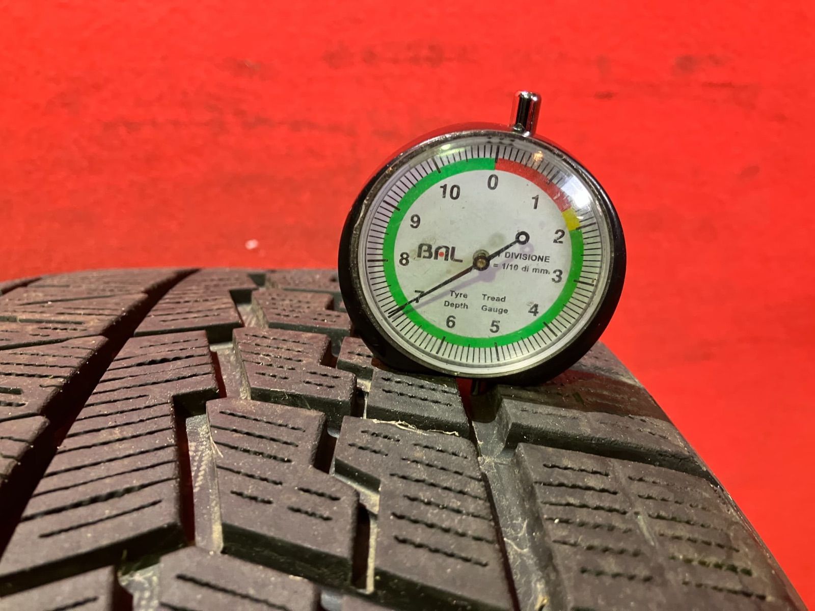 スタッドレスタイヤ 225 45 R 18 IG 70 4本SET