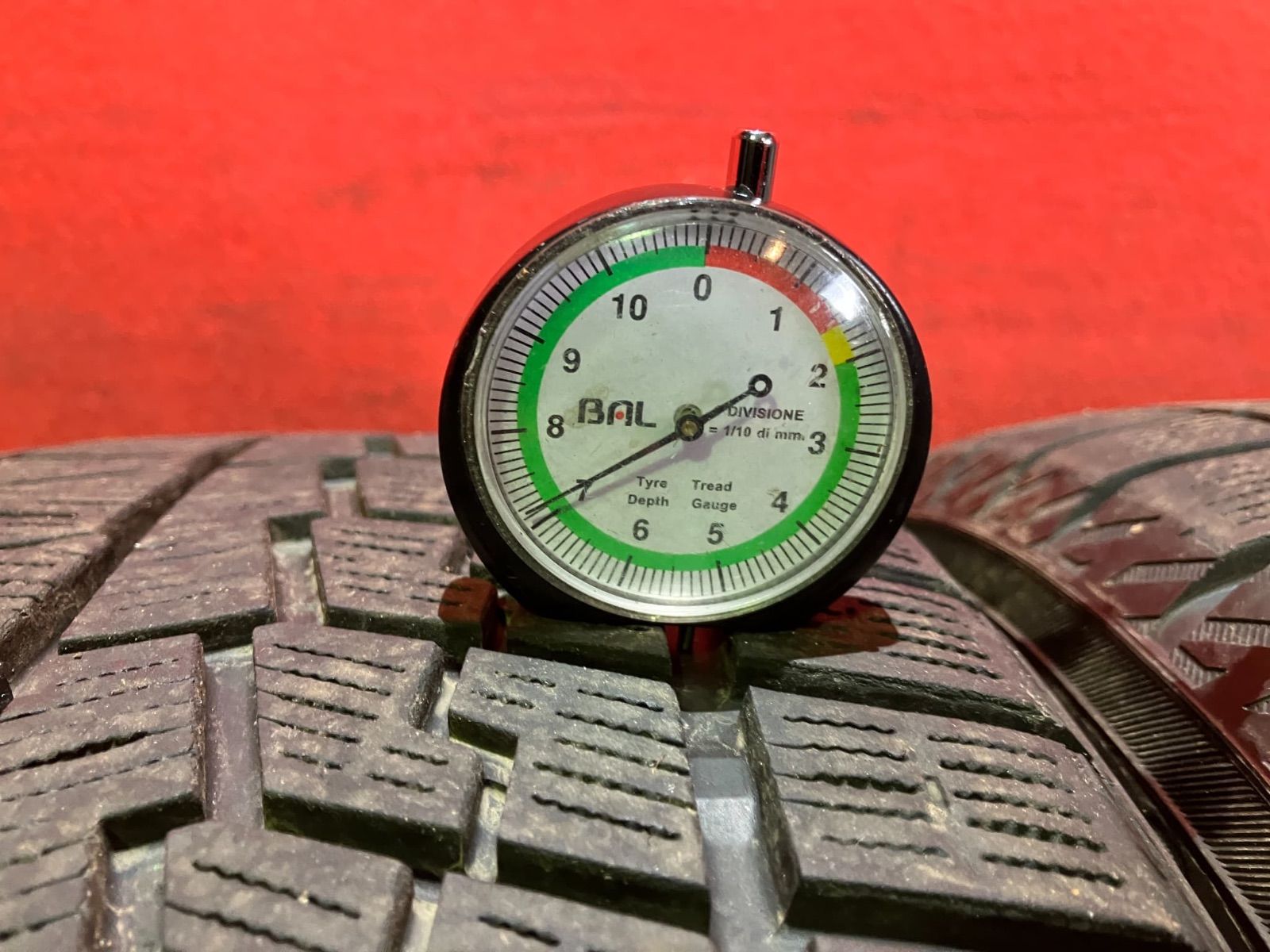 スタッドレスタイヤ