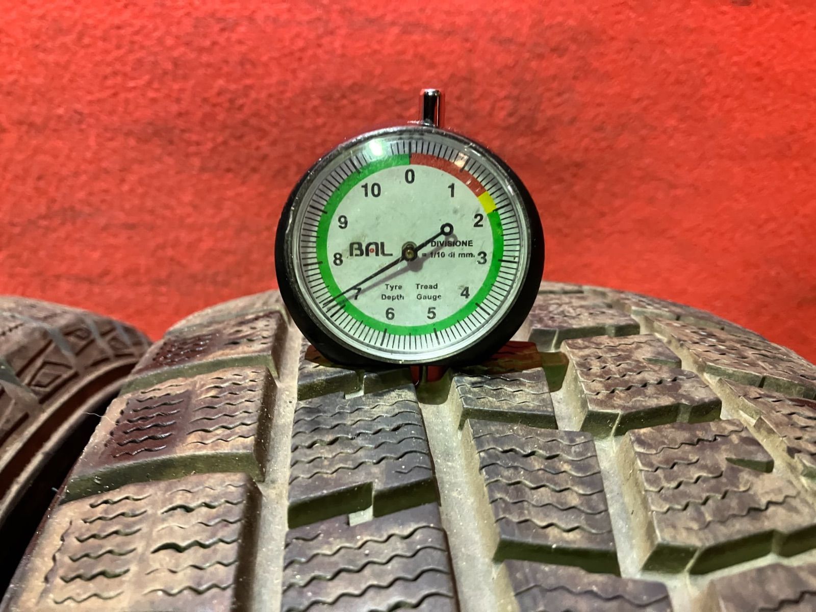 スタッドレスタイヤ 195 55 R 15 DUNLOP WM 01 4本SET