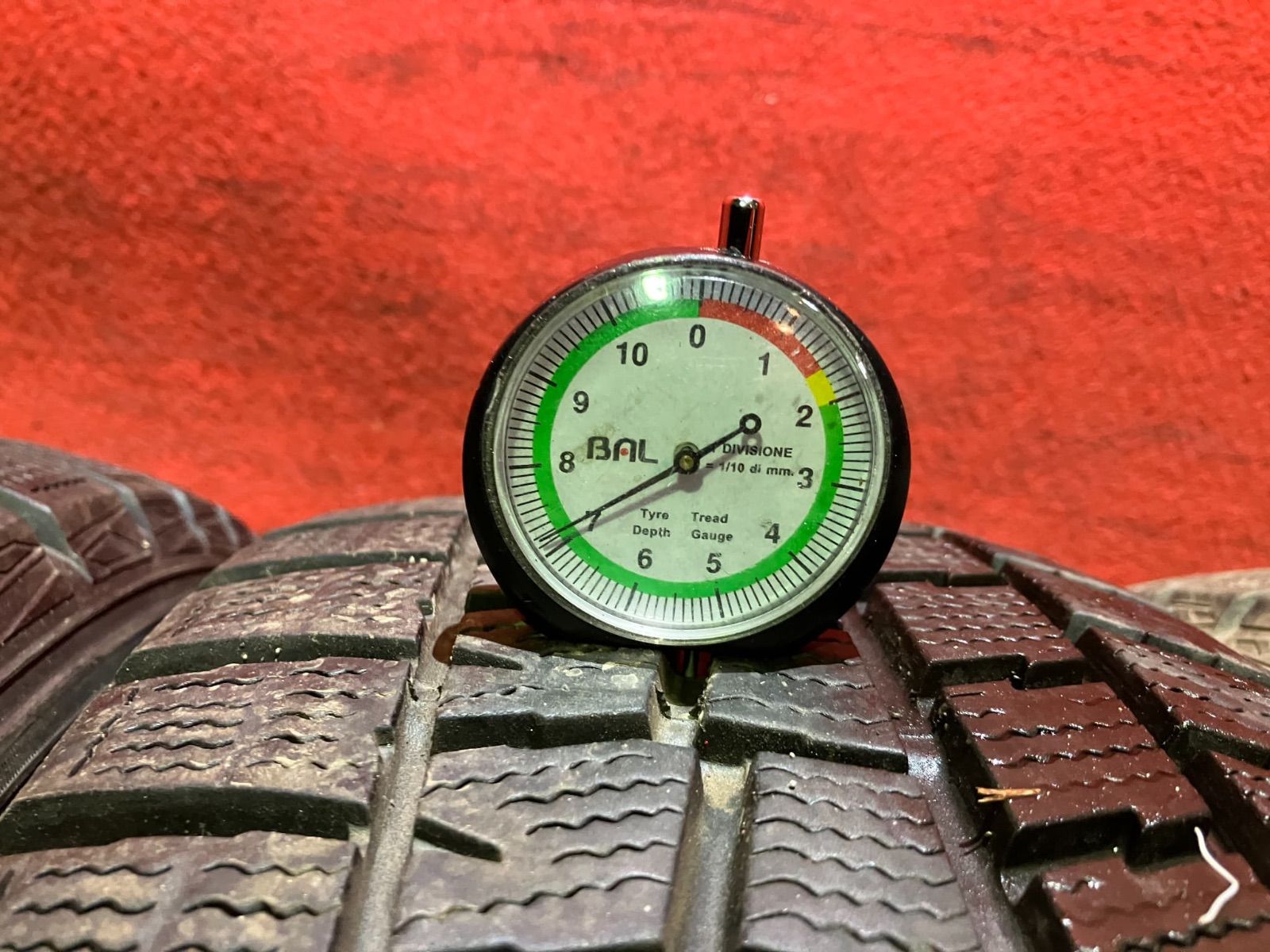 スタッドレスタイヤ