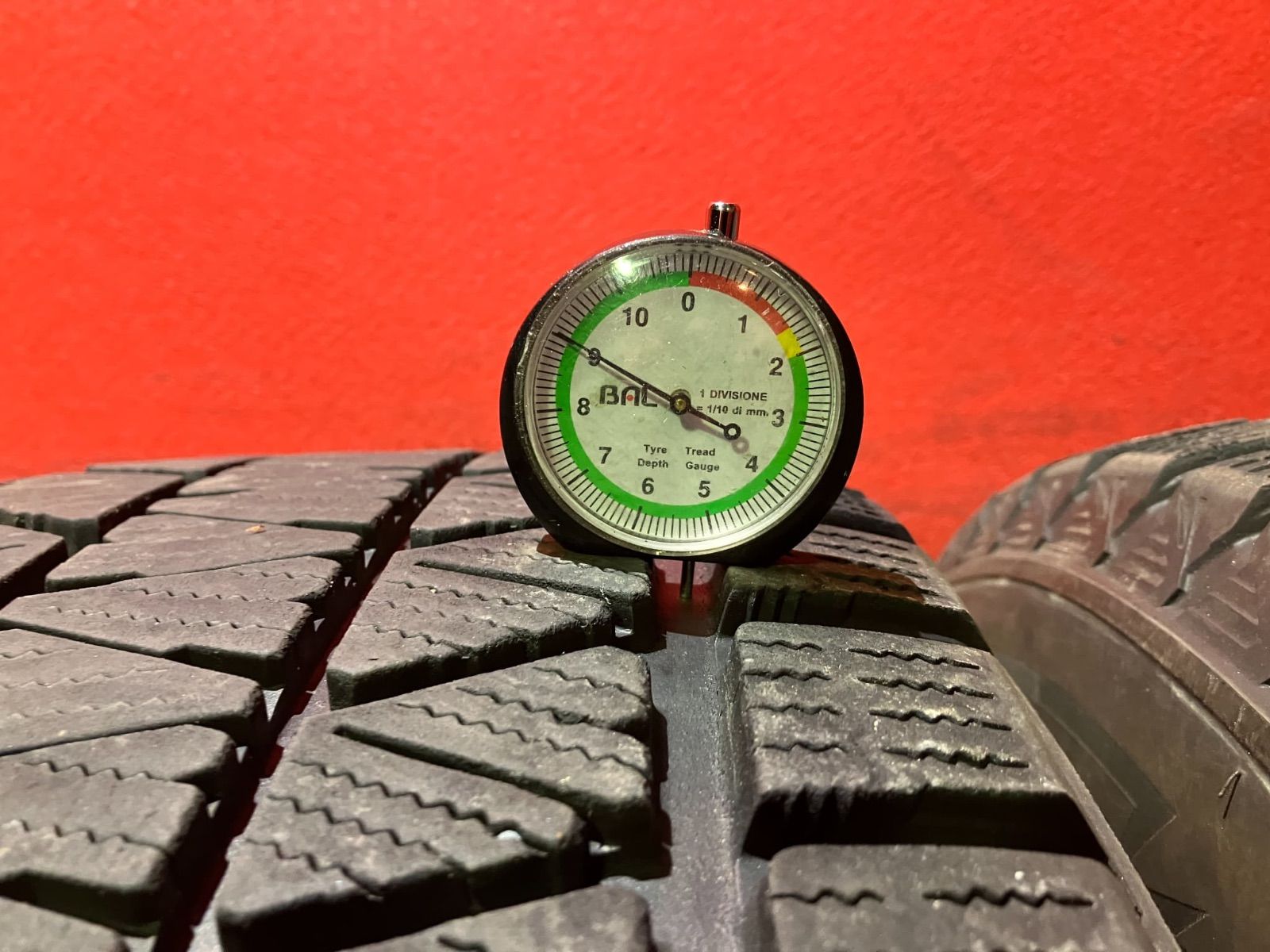 スタッドレスタイヤ