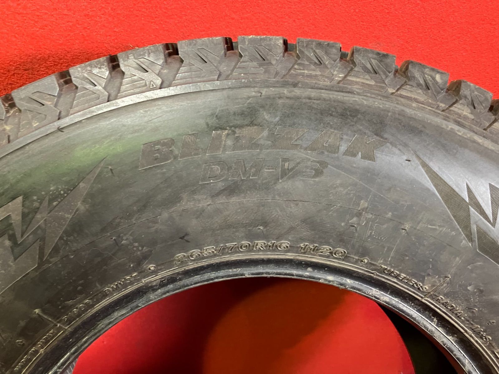 中古スタッドレスタイヤ【265/70R16 BRIDGESTONE DM-V3】 4本SET