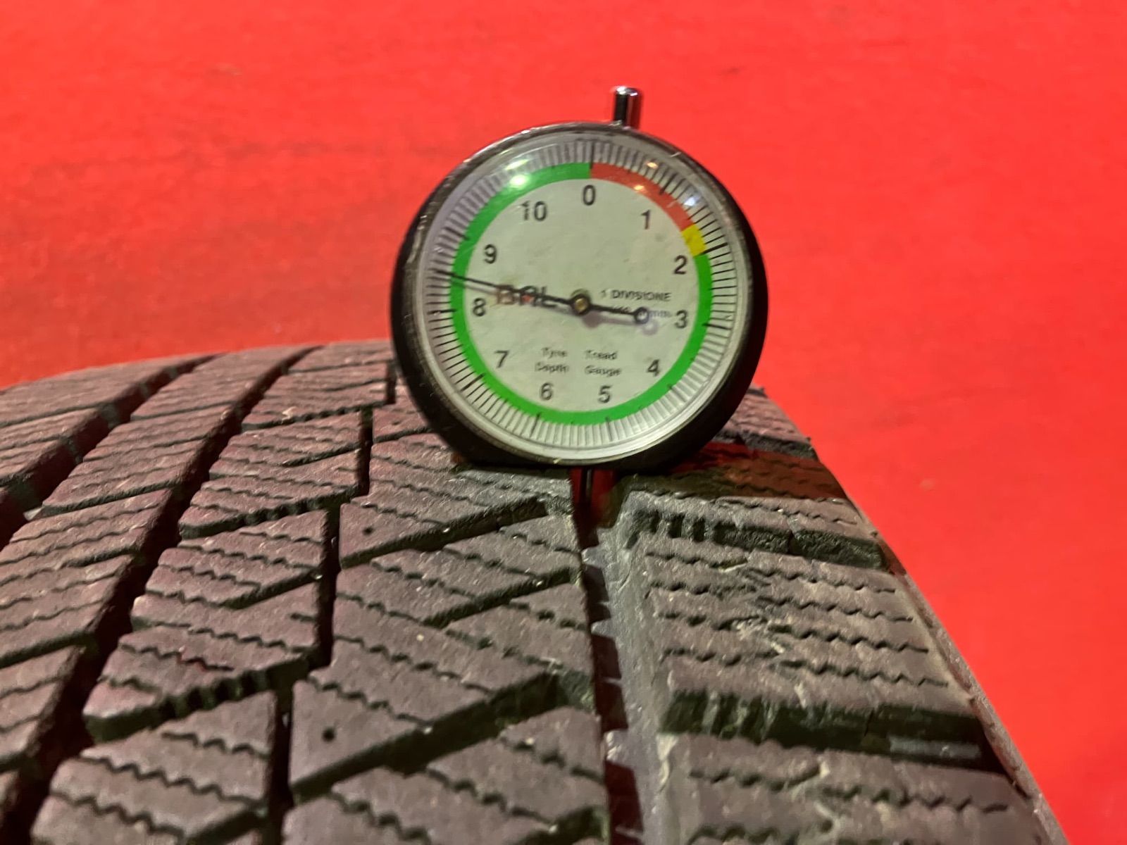 スタッドレスタイヤ 225 50 R 17 VRX 2 4本SET