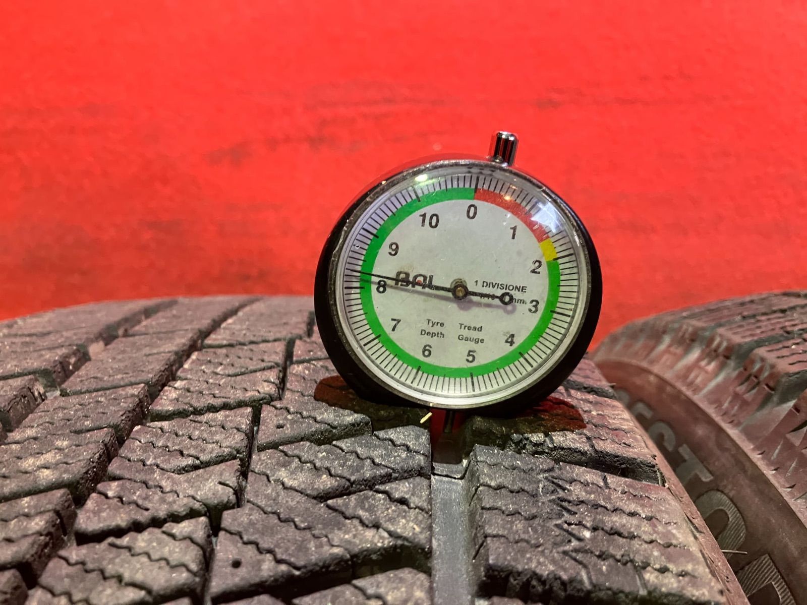 スタッドレスタイヤ