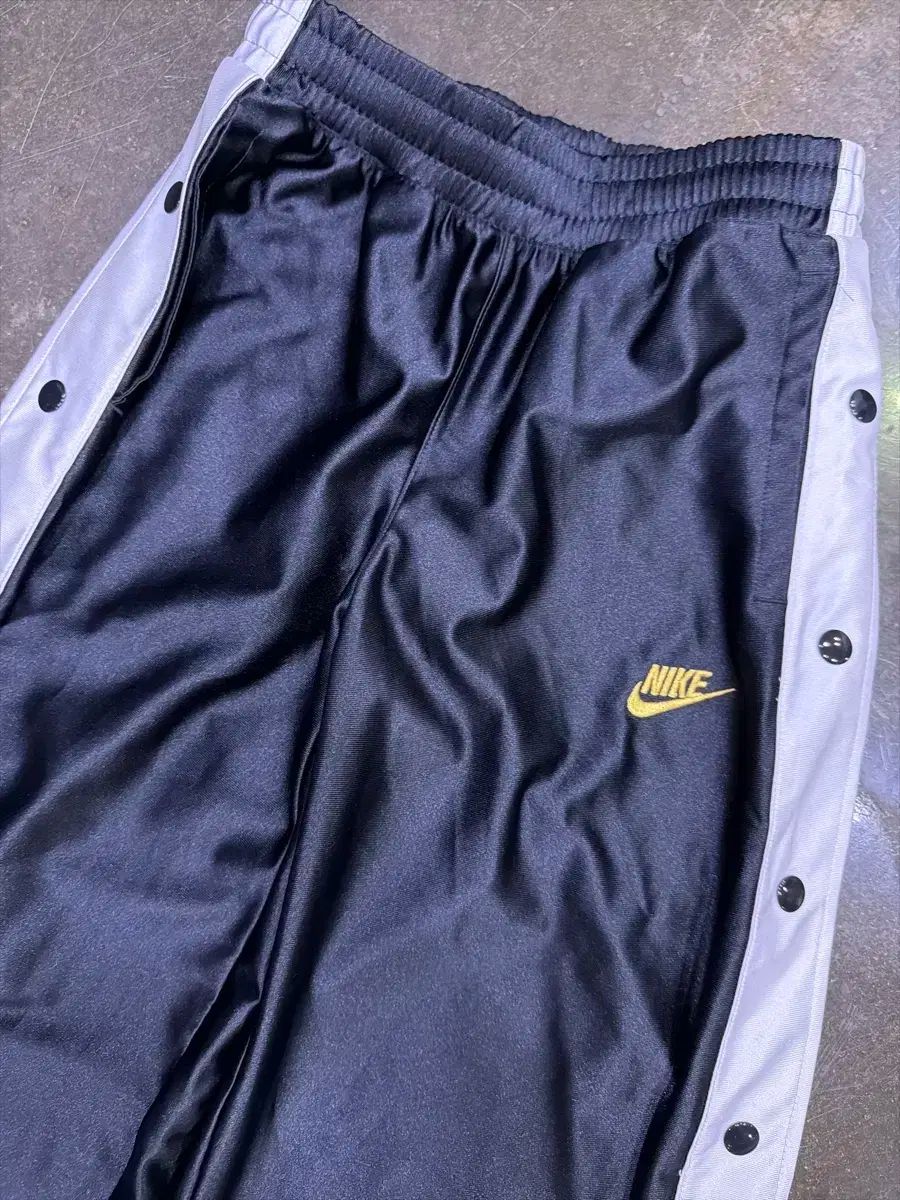  ナイキ ウィメンズ アイコン クラッシュ ファー パンツ トラックパンツ S ジョガーパンツ スウェットパンツ パンツ