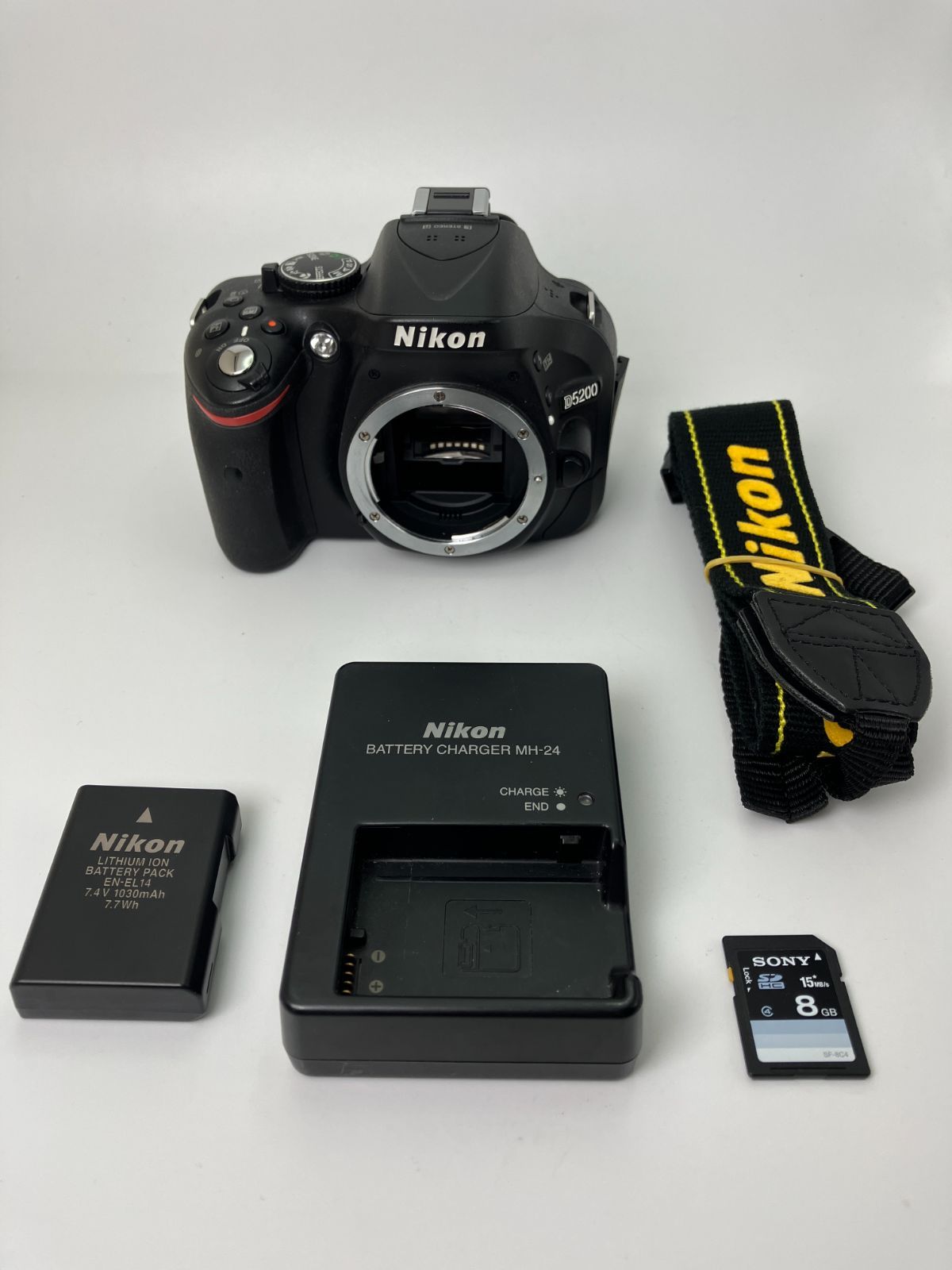 返品保証 動作 済 Nikon D5200 ブラック