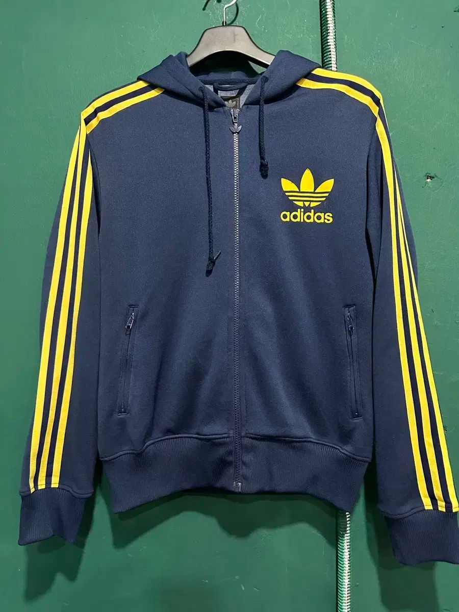 アディダス WHO トラックジャージ L