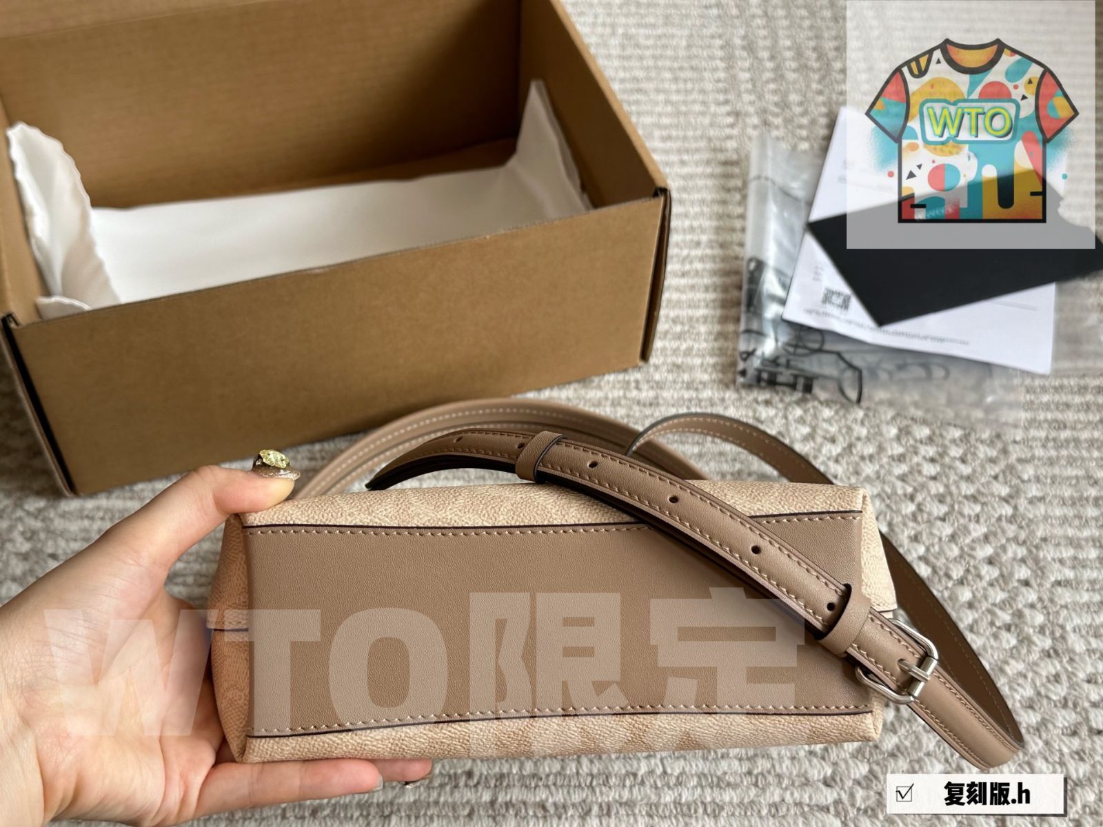 COACH ミニボーダーバッグ