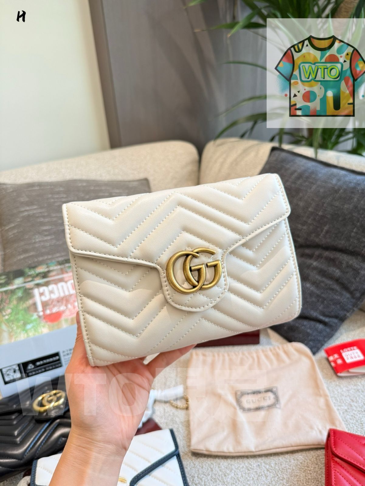 GUCCI エンベロープバッグ