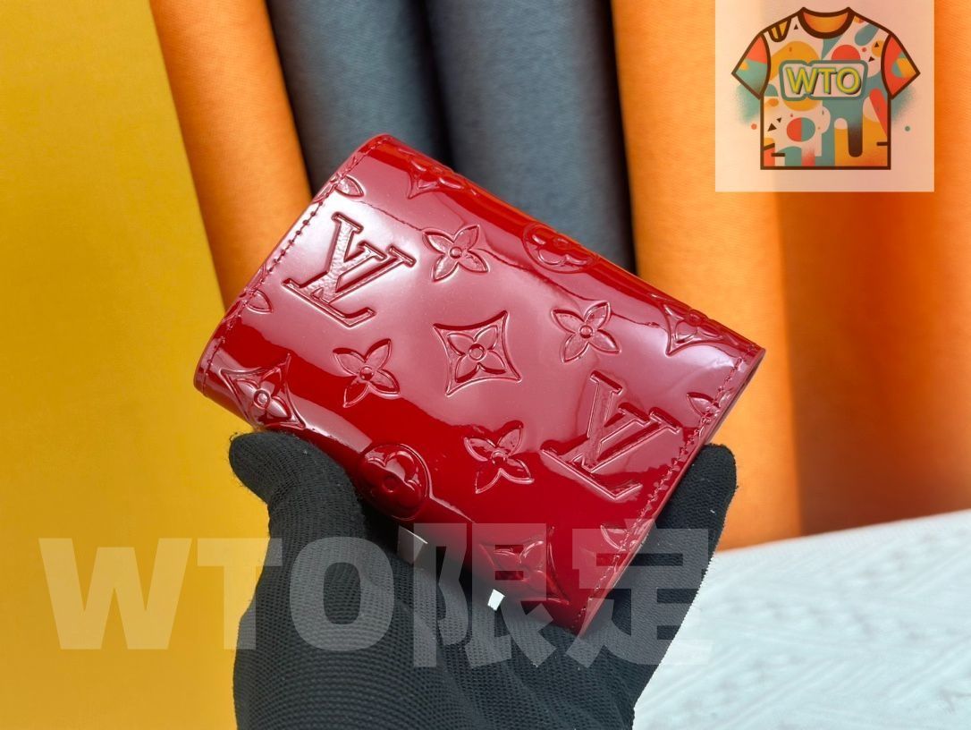 LVルイ ヴィトン 財布 Monogram Unplantレザー コンパクトだがコインや紙幣ポケット 6つのカードスロットなど実用的な機能を持つエンベロープ型財布 -WT 0輸入