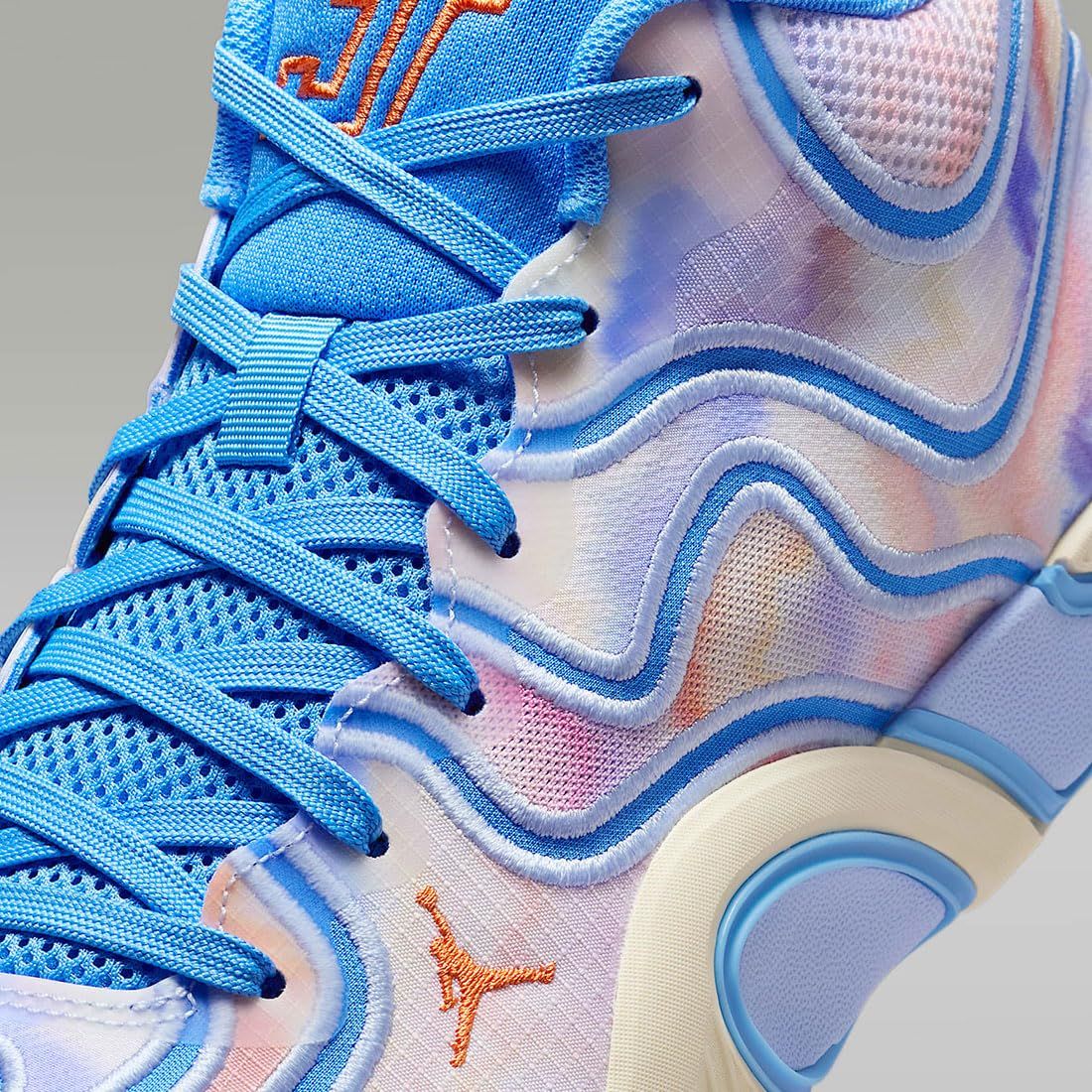 ユニバーシティブルー ペールアイボリー