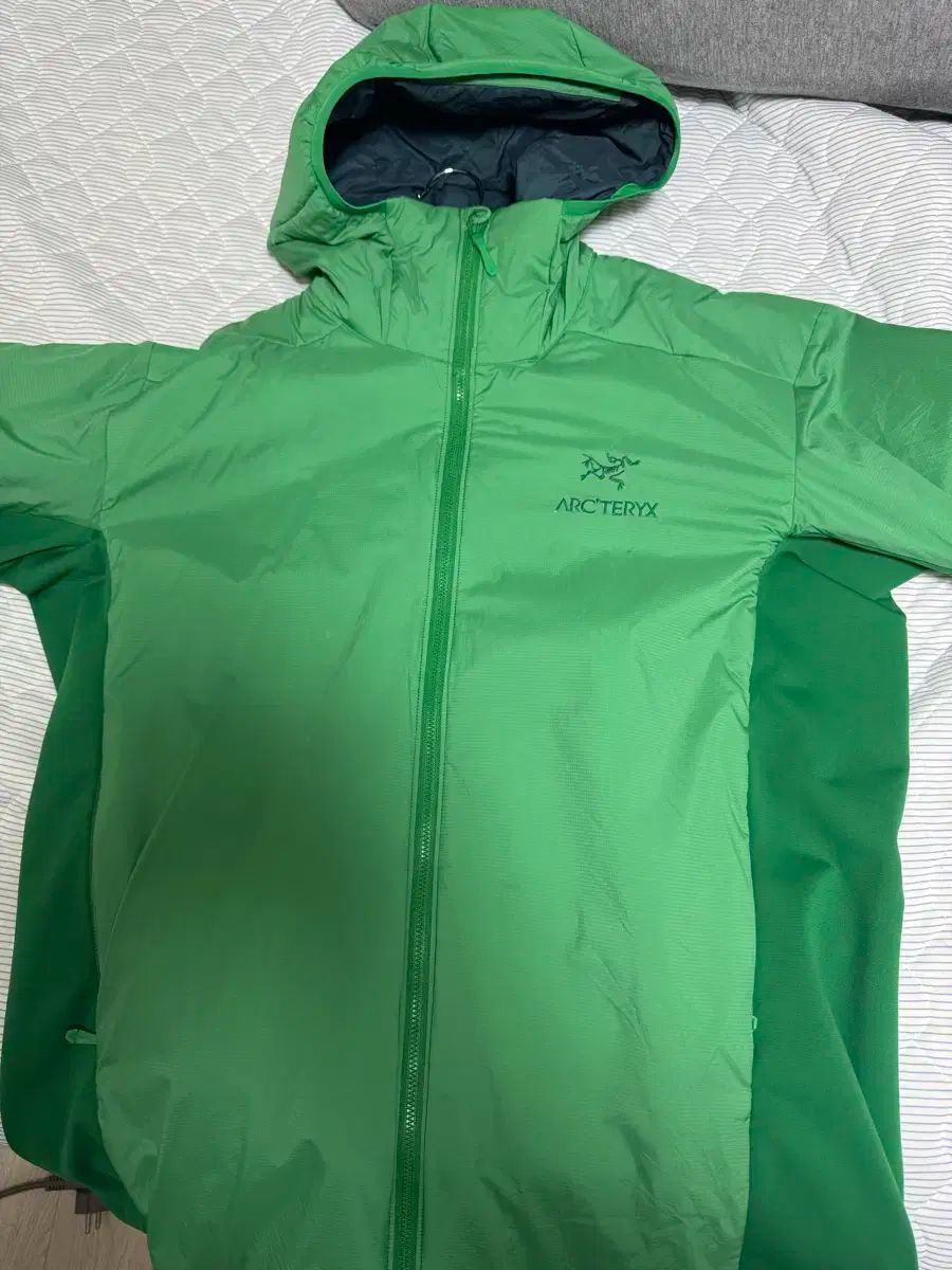 ARC TERYX アトム LT フーディ ジャングル