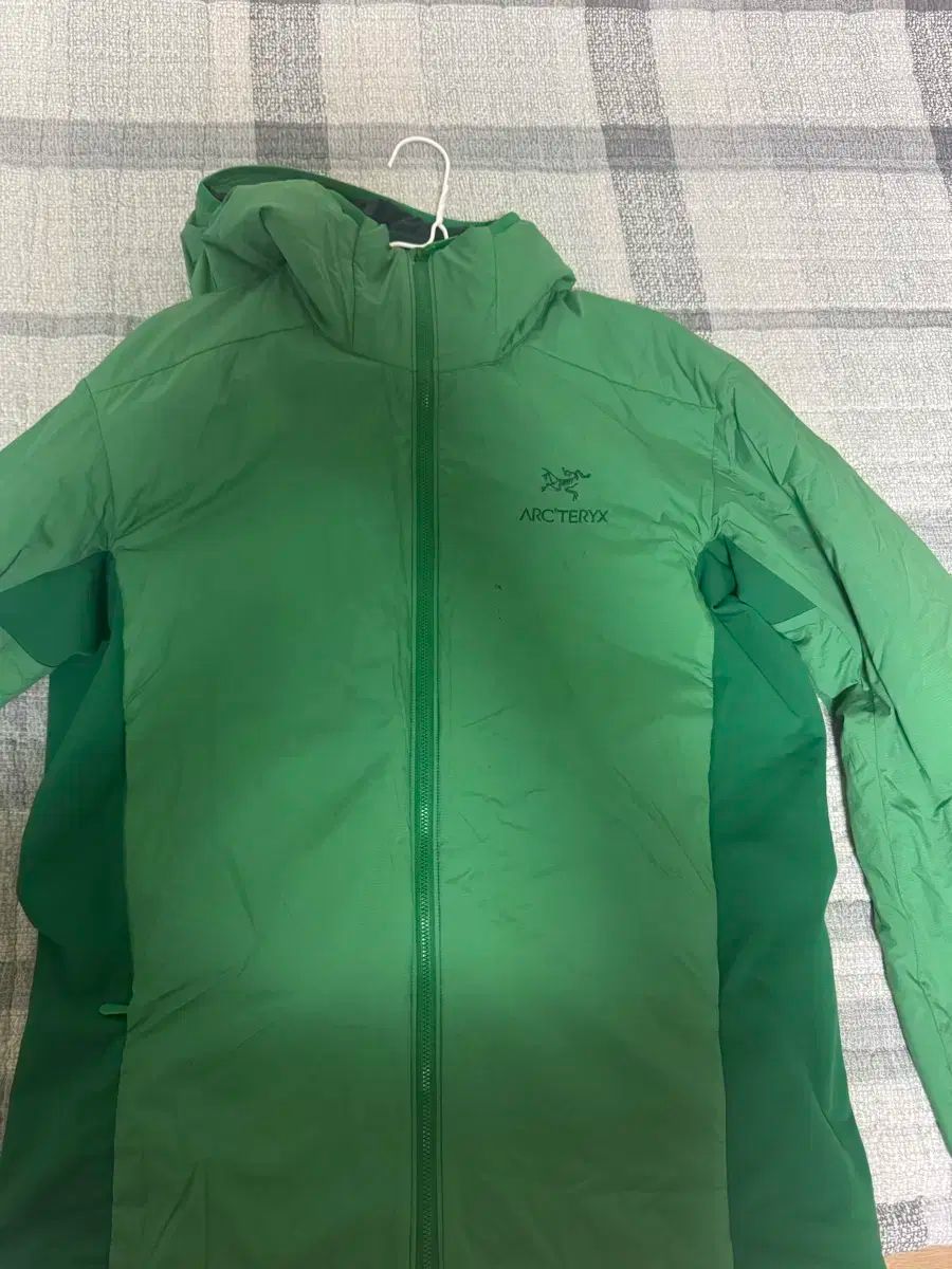 ARC TERYX アトム LT フーディ ジャングル