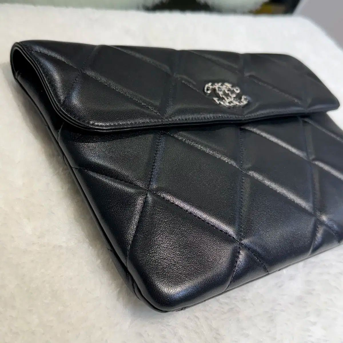 シャネル 19 ラム スキン キルティング ラブ クラッチバッグ ブラック シルバー 31番台-H111102 GINKGOPHARMACY_COM