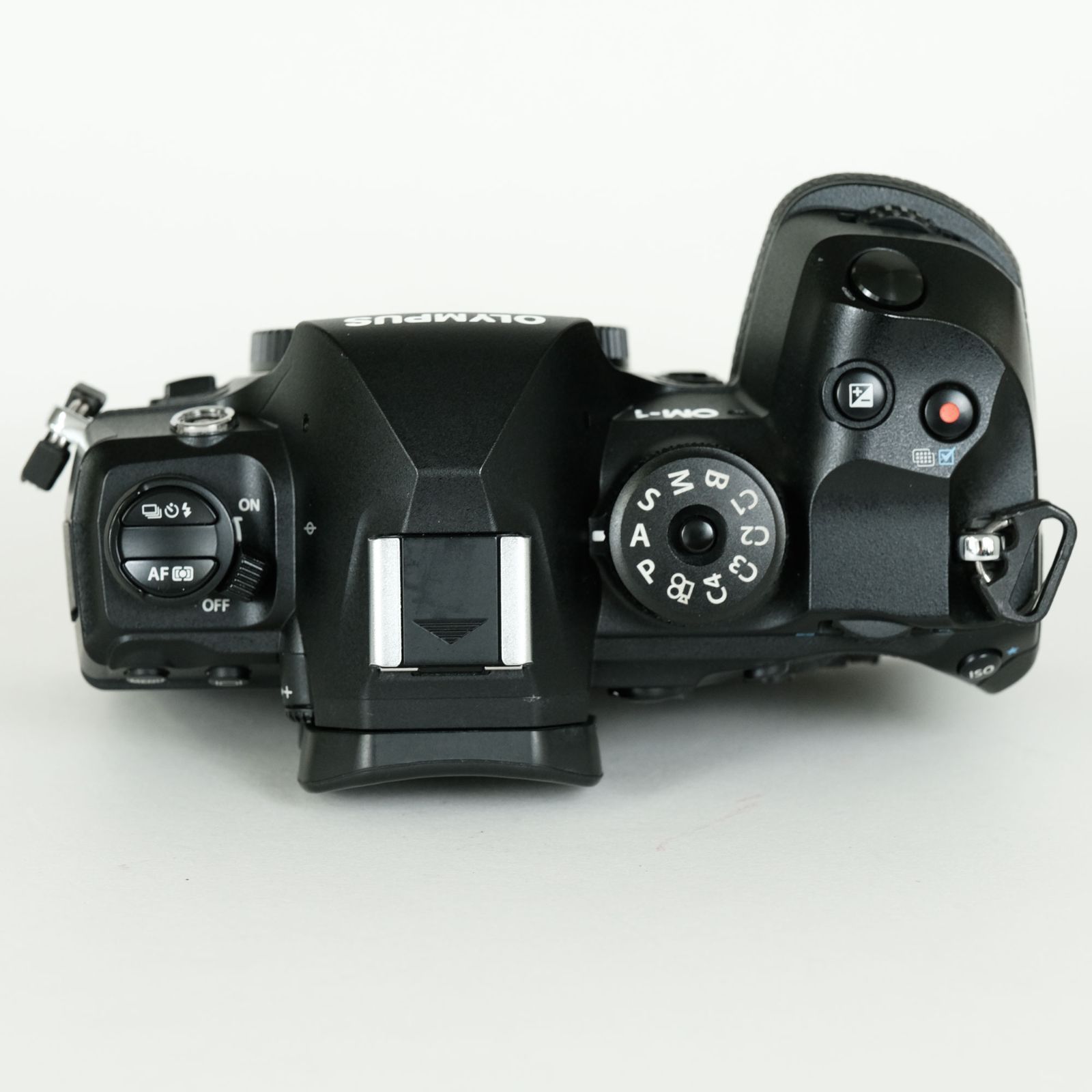 【シャッター回数1,430回】OLYMPUS OM-1 ミラーレス一眼カメラ シャッター回数1,430回】OLYMPUS OM-1 ミラーレス一眼カメラ