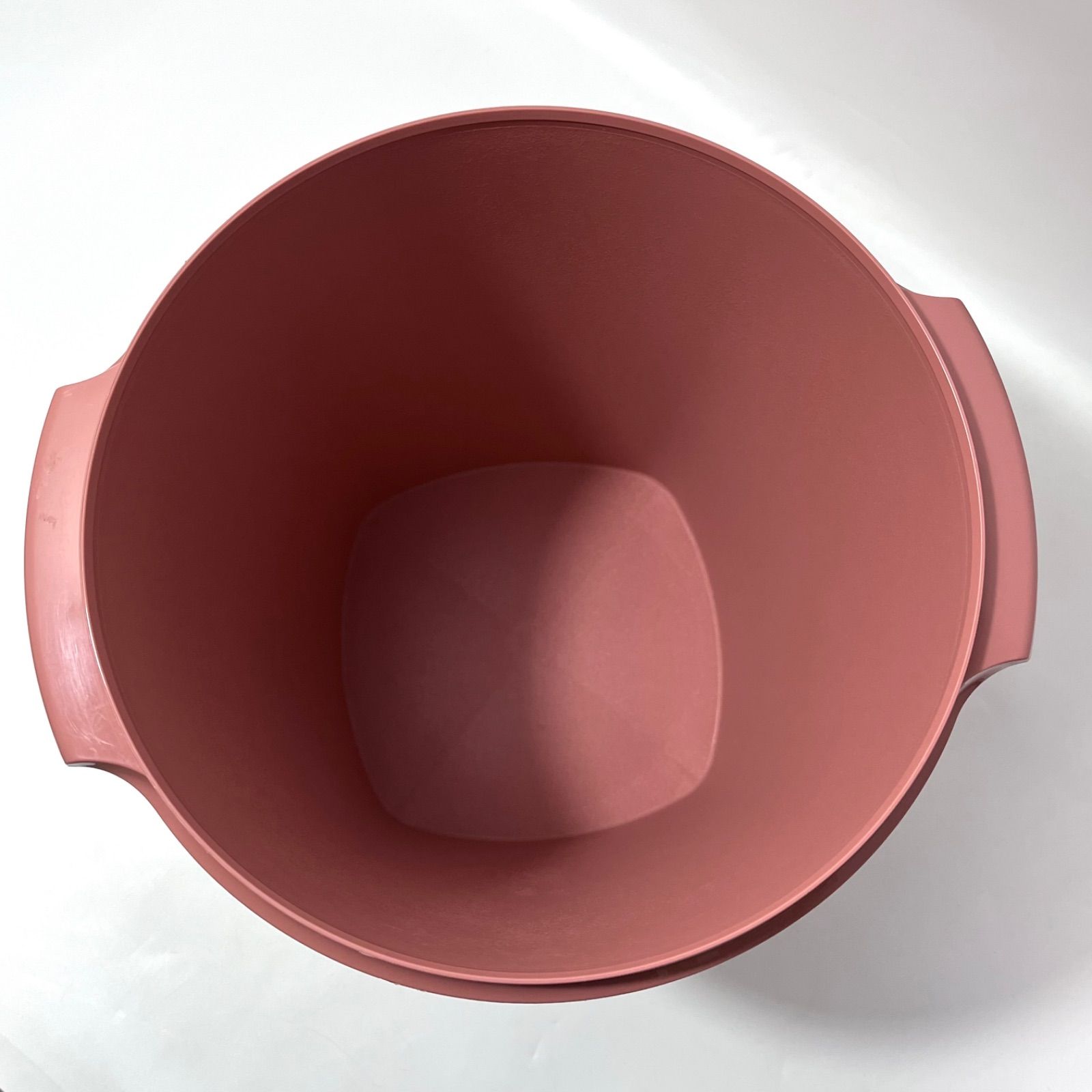 サーモンピンク