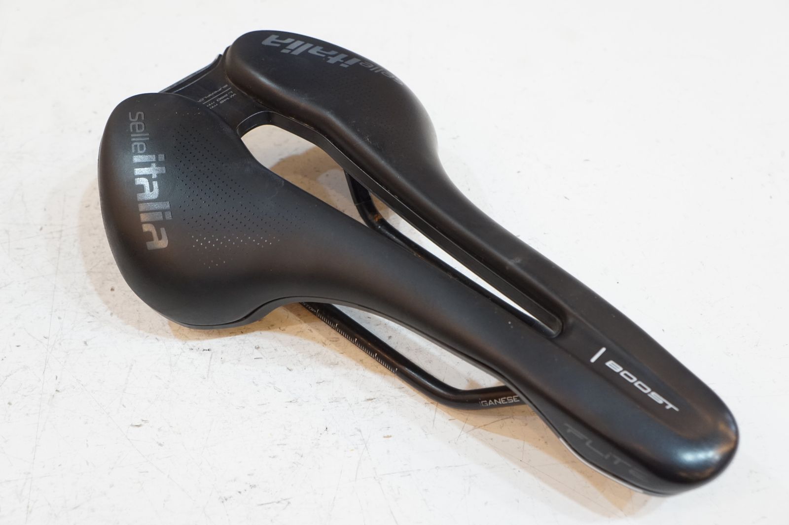 SELLE ITALIA セラ イタリア BOOST FLITE 145 mm サドル バイチャリ浦和ベース