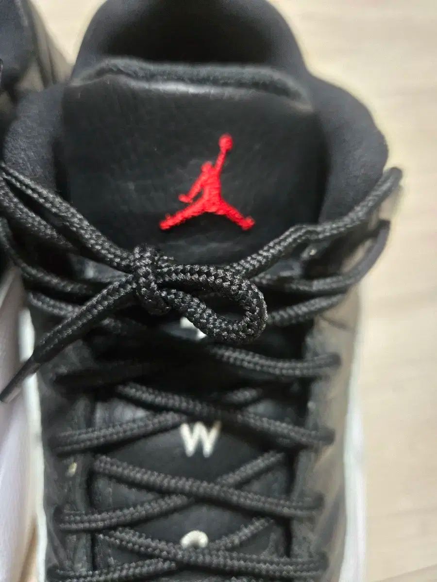 ジョーダン 12 ブラック ホワイト レトロ ロー プレーオフ バスケシューズ