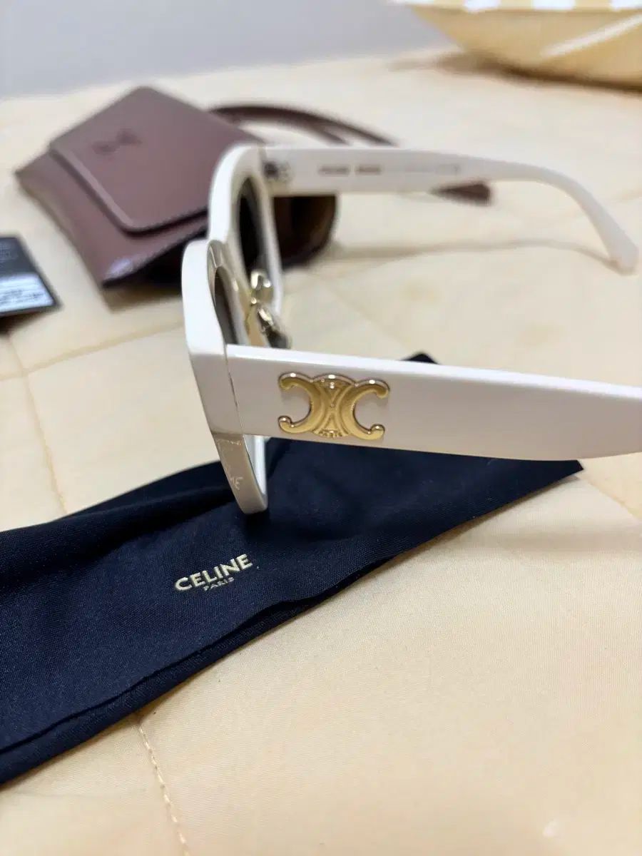  セリーヌ トリオンフ アイボリー サングラス サングラス 小物
