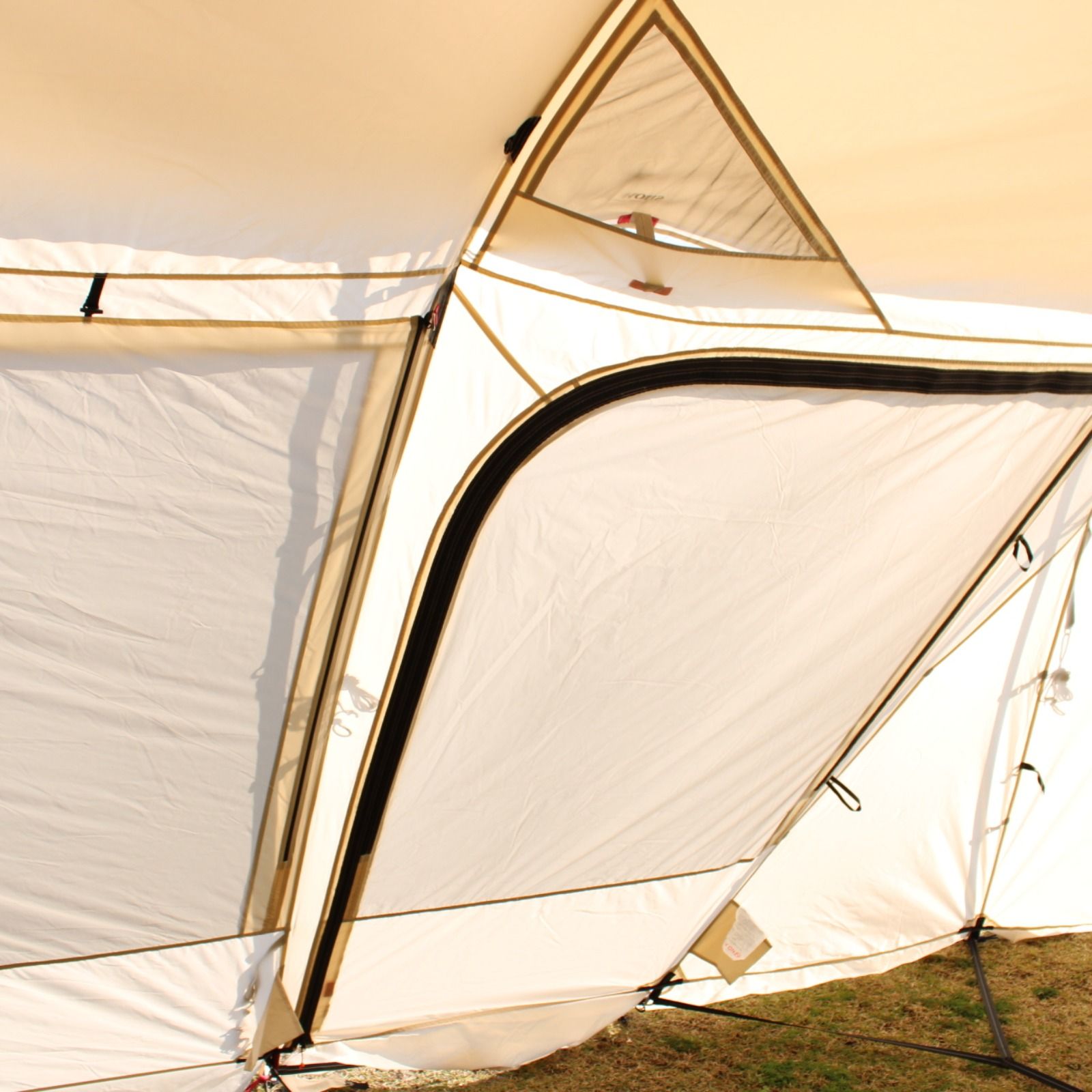 ランドロックアイボリー