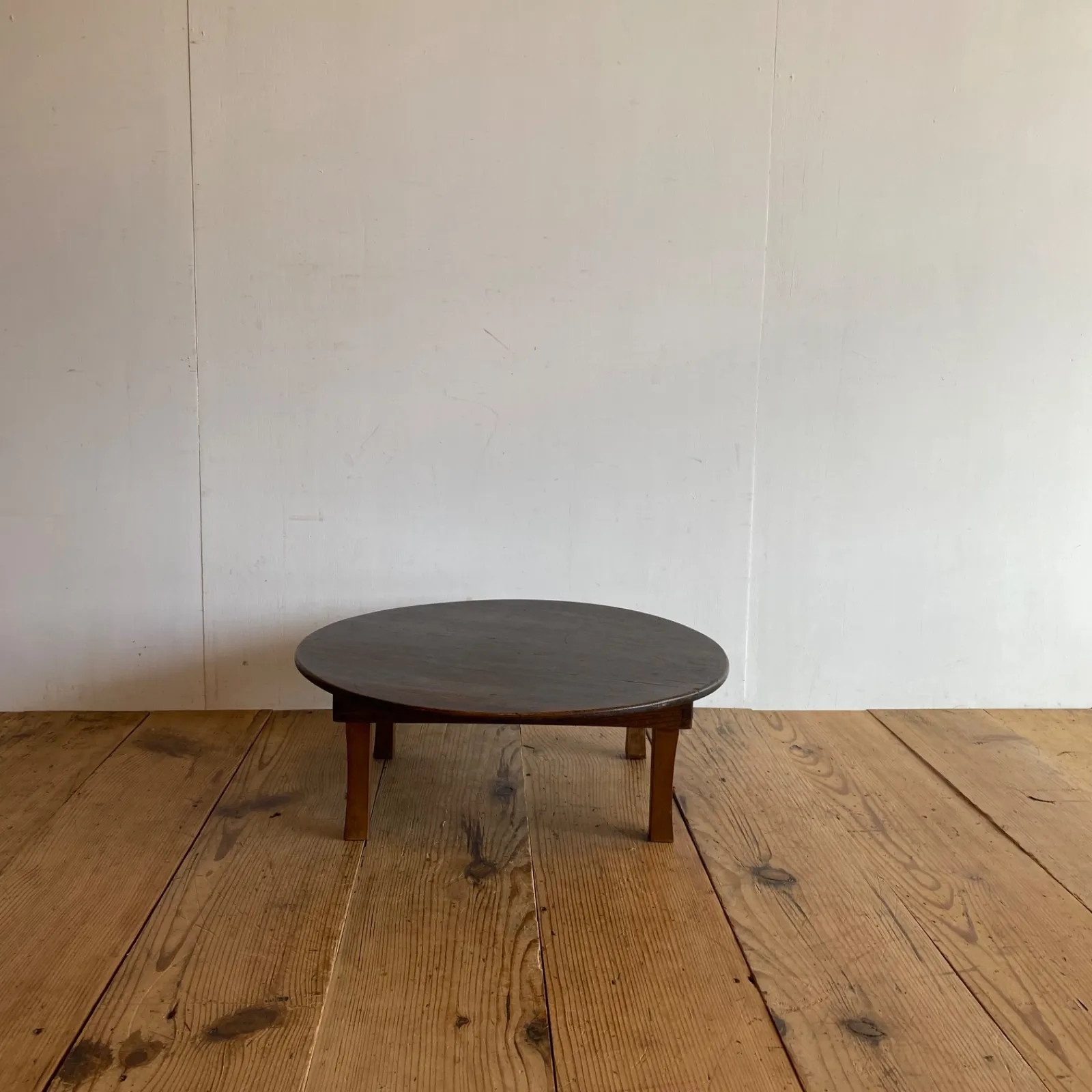 昭和レトロ　古い木製丸ローテーブル　折畳丸ちゃぶ台　古道具 昭和レトロ ちゃぶ台 丸テーブル 折りたたみ式 ローテーブル 古家具 座