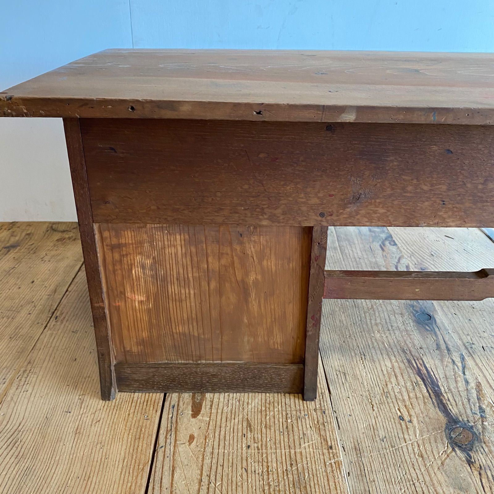 古い木製の机　引き出し2杯　作業台　ワークデスク　テーブル　古家具　アンティーク 古い木製の机 引き出し2杯 作業台 ワークデスク テーブル 古家具