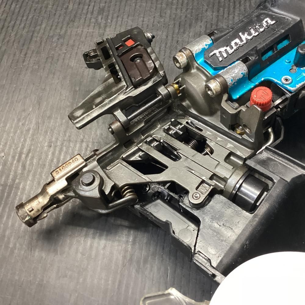 高圧エア釘打機