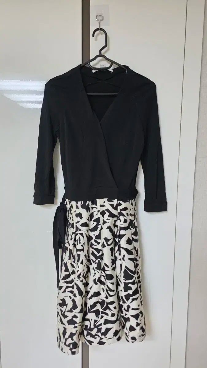 265 DVFダイアンフォン ラップ スタイル ブラック パータン ONE PIECE