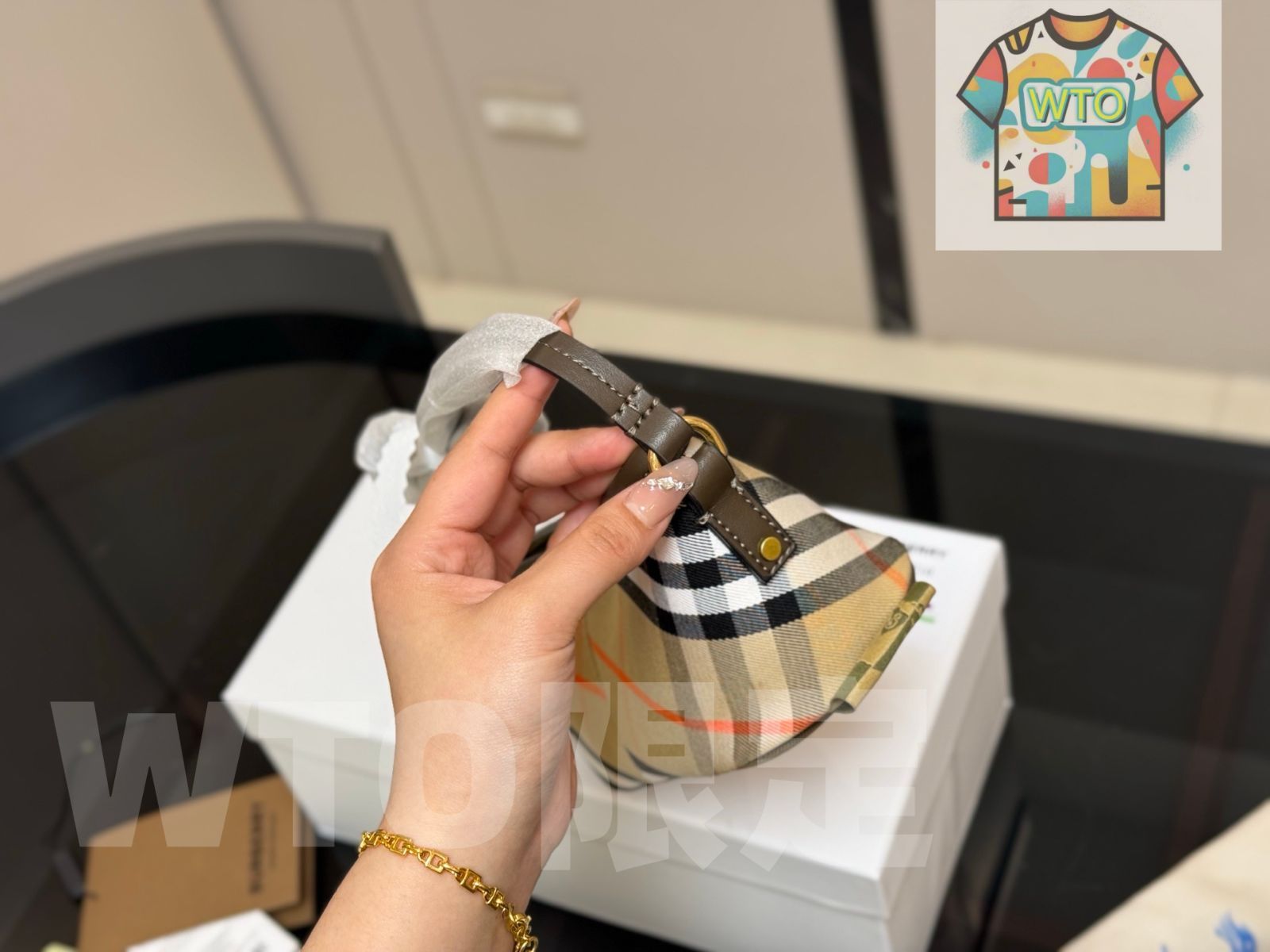 ホボバッグ トレンチ風ナイロン