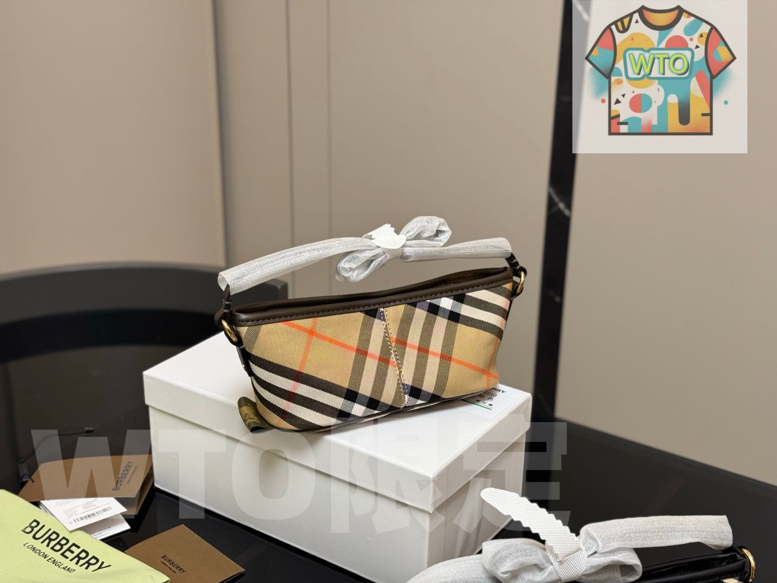 トレンチ風ナイロン 20×9cm