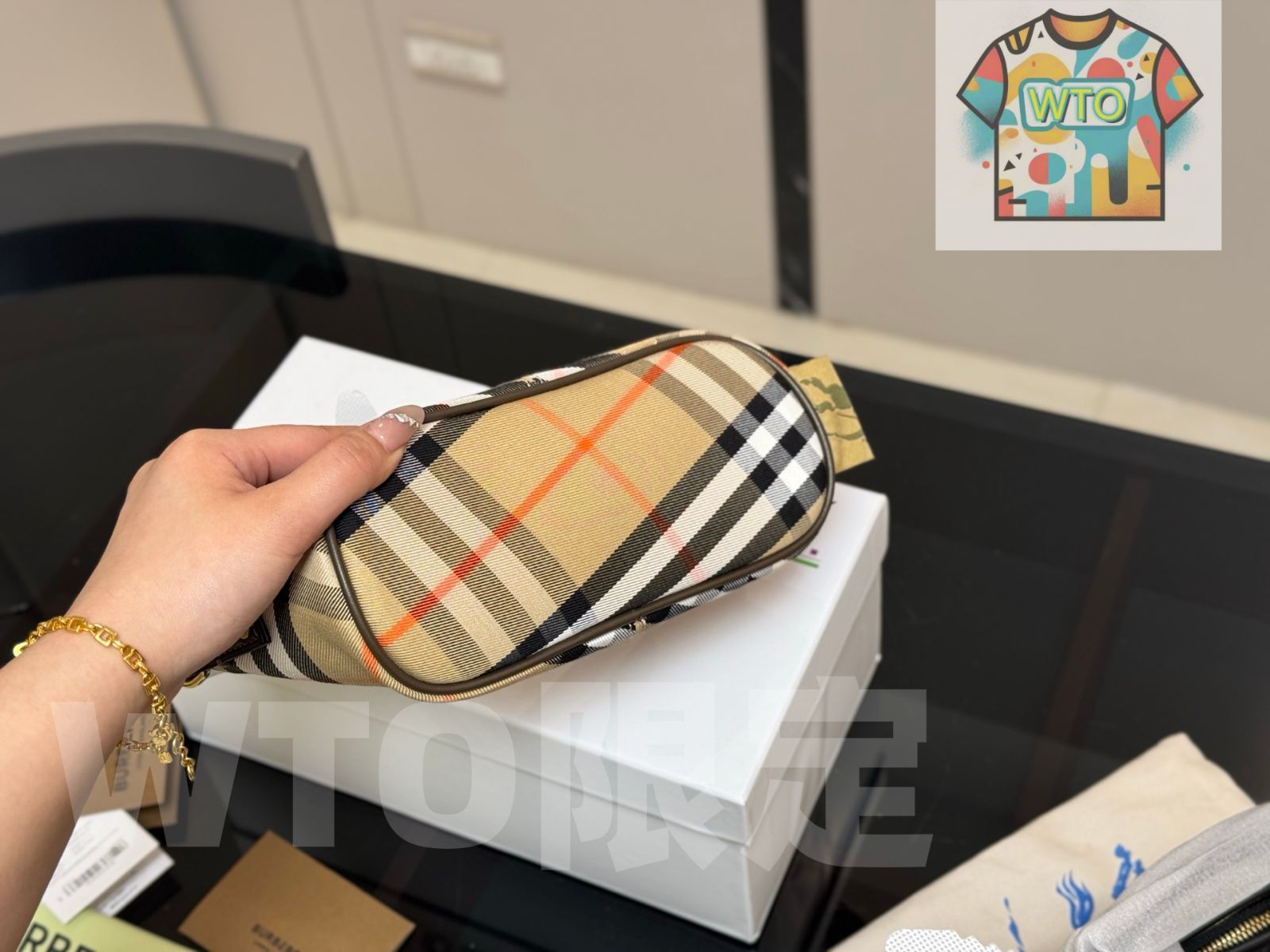 バーバリー ファンデュ