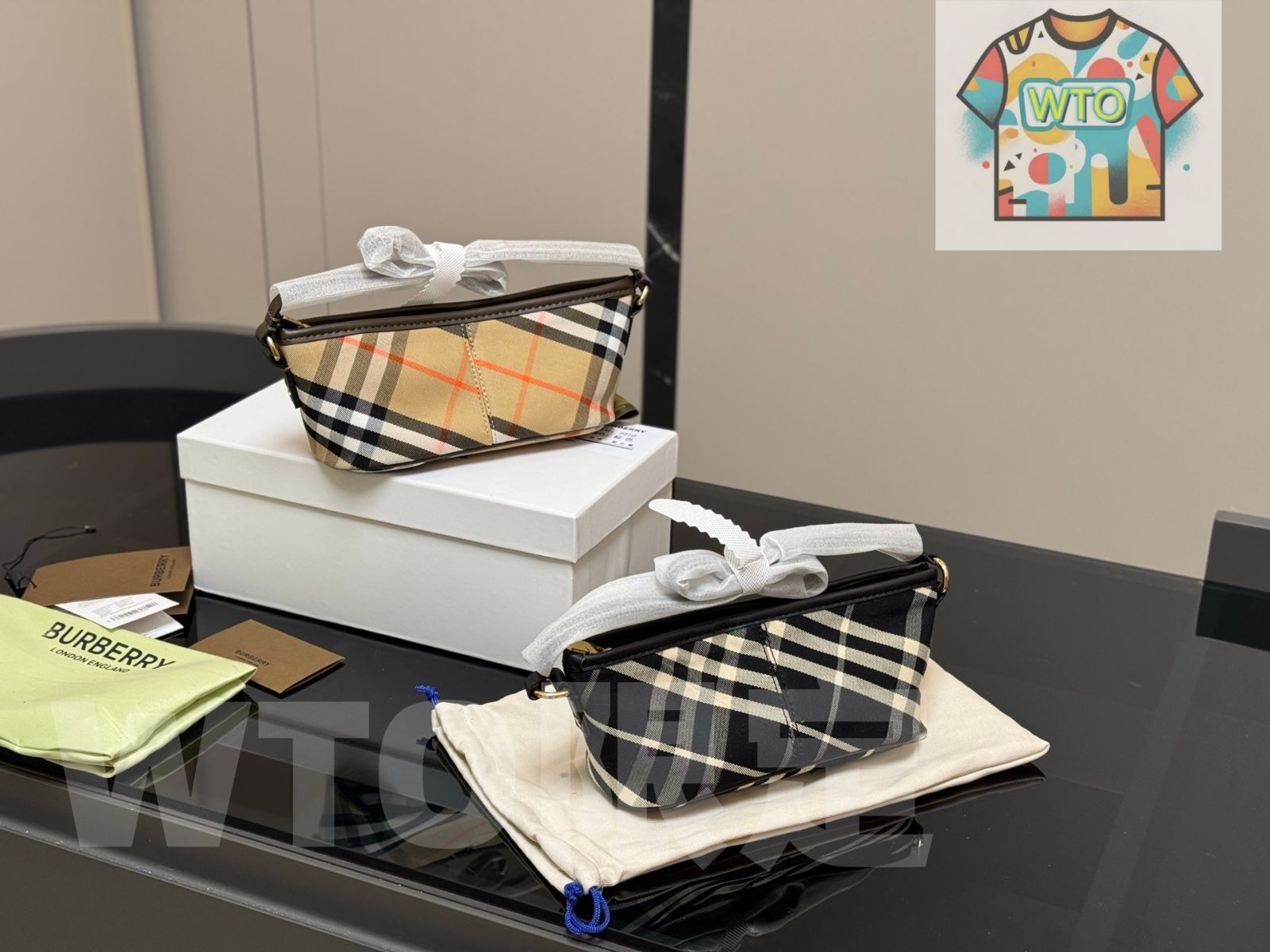 今日 Burberry バーバリー ファンデュ ホボバッグ トレンチ風ナイロン