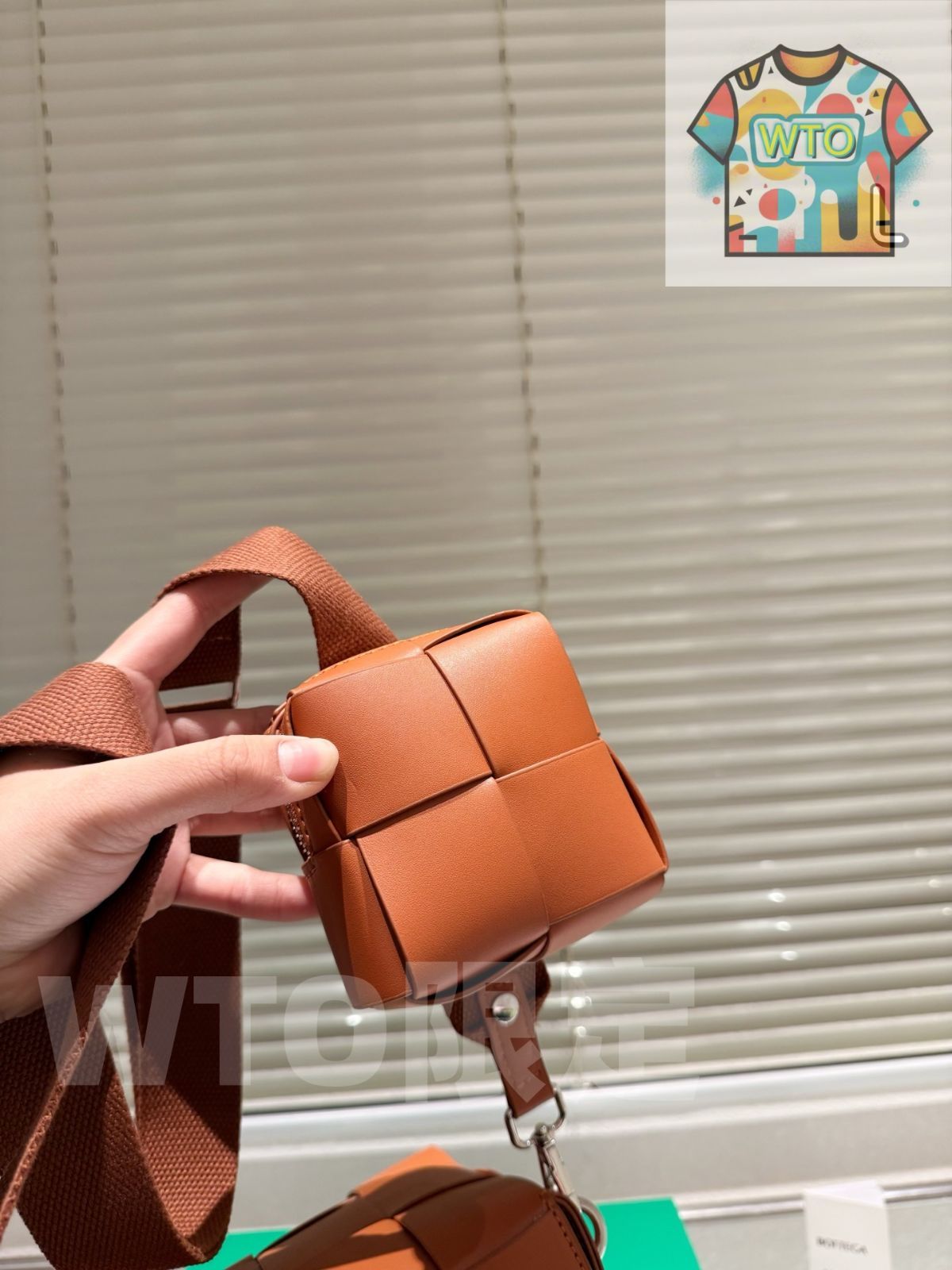 今日 BV Cassette ハンドバッグ 編み込みデザイン サイズ 24×16cm