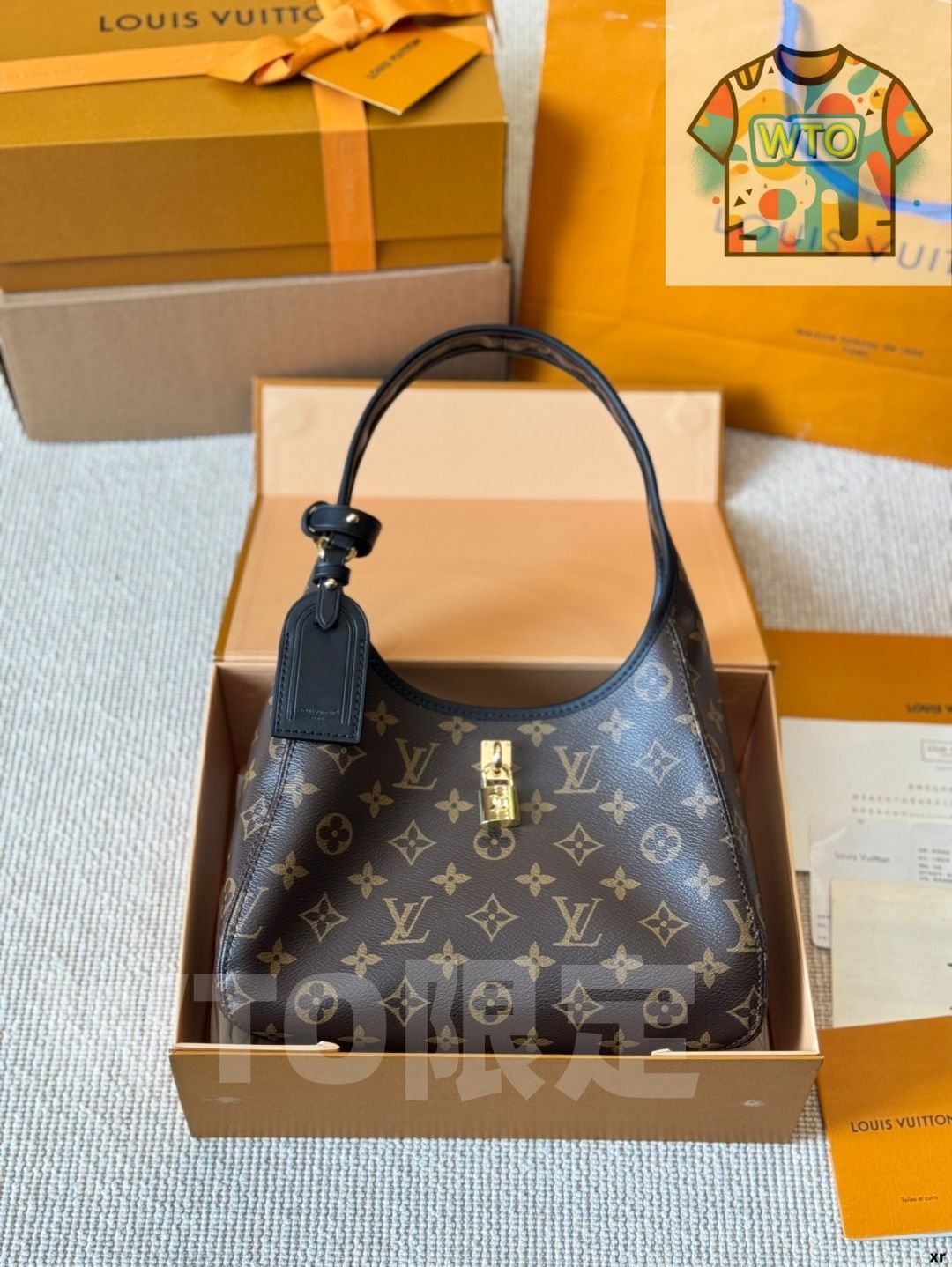 今日 Louis Vuitton The Drop ハンドバッグ