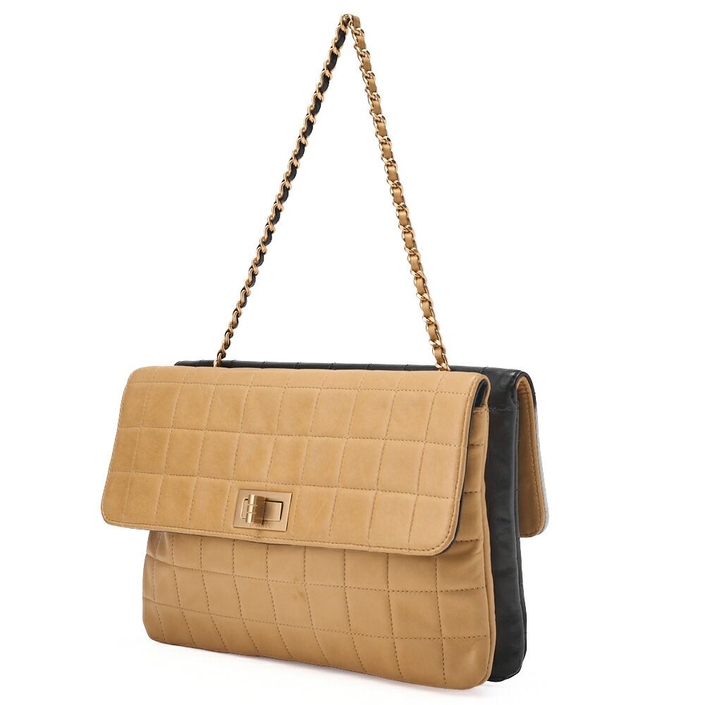 CHANEL シャネル チェーンハンド チョコバー 2.55 ターンロック ラムスキン 黒×ベージュ ゴールド金具 レディース バッグ レディース
