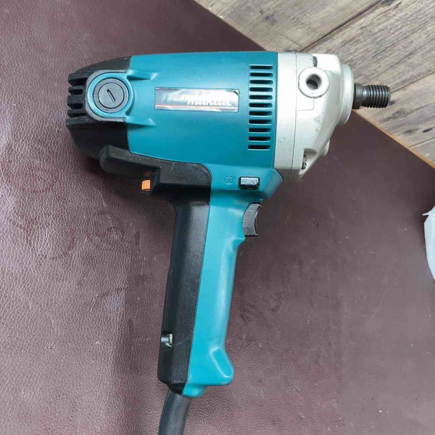 中古品】 マキタ(makita) 180mm 電子ポリッシャ PV7001C 【東大和店