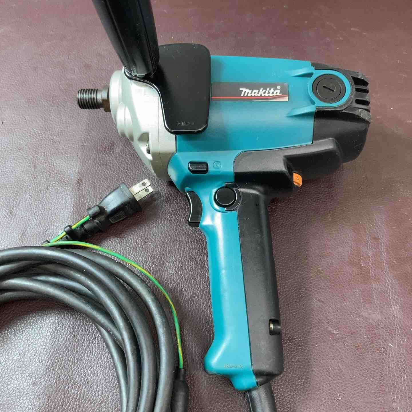 品 マキタ makita 180mm 電子ポリッシャ PV7001C 東大和店