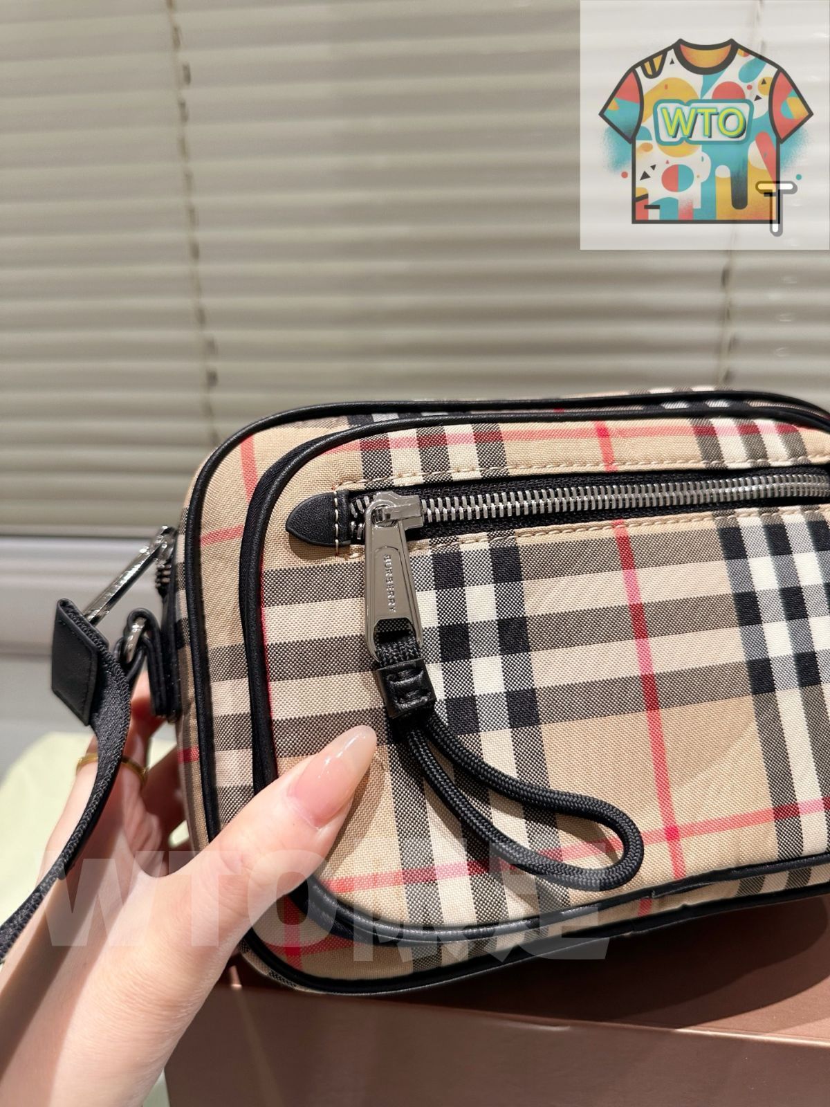 Burberry カメラバッグ