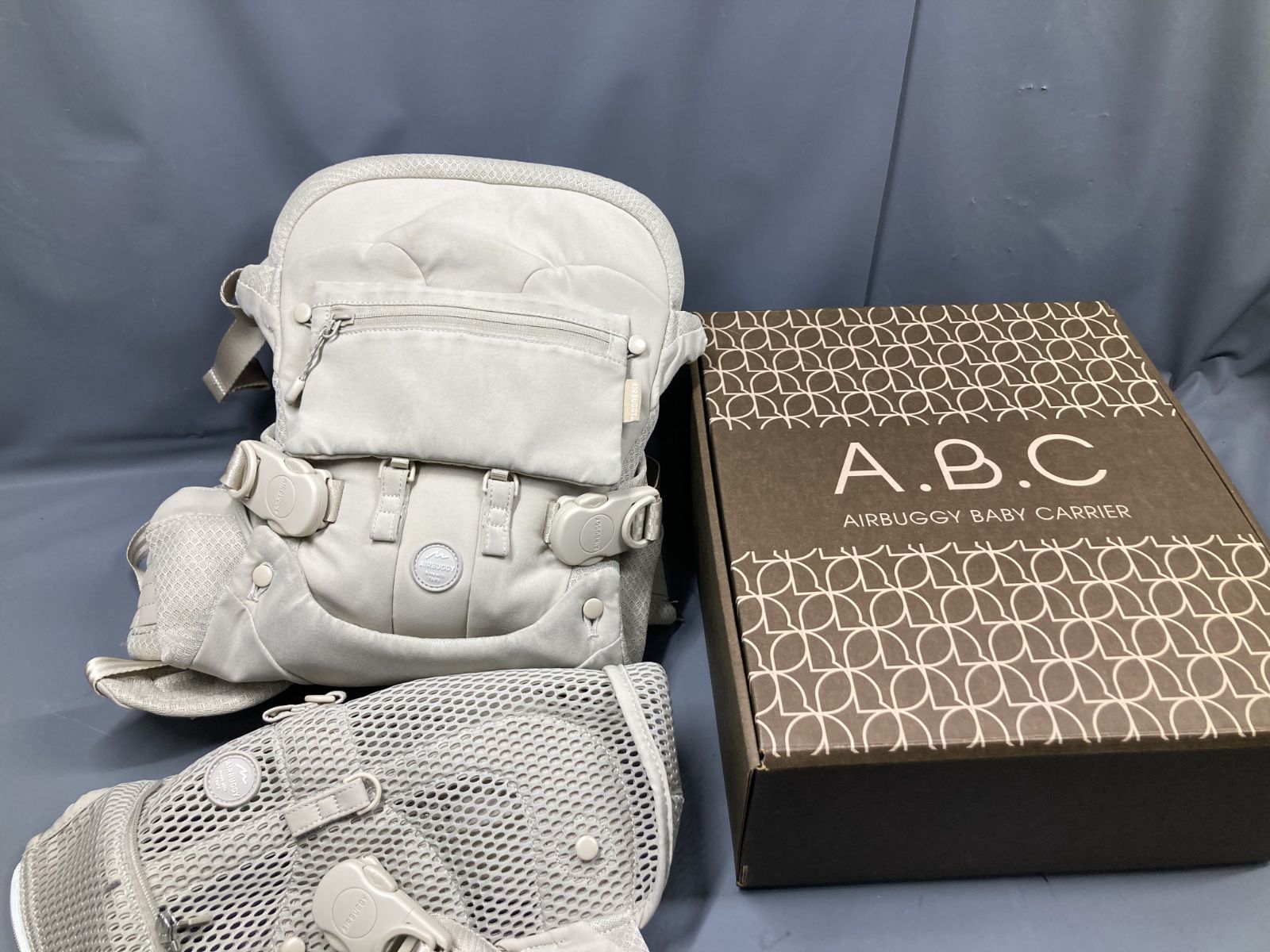 A.B.C. AirBuggy エアバギー ベビーキャリア 抱っこひも ベージュ 新生児 乳児 幼児兼用 抱っこ紐 前向き 背面 対面抱き 使いやすい 軽量設計 通気性