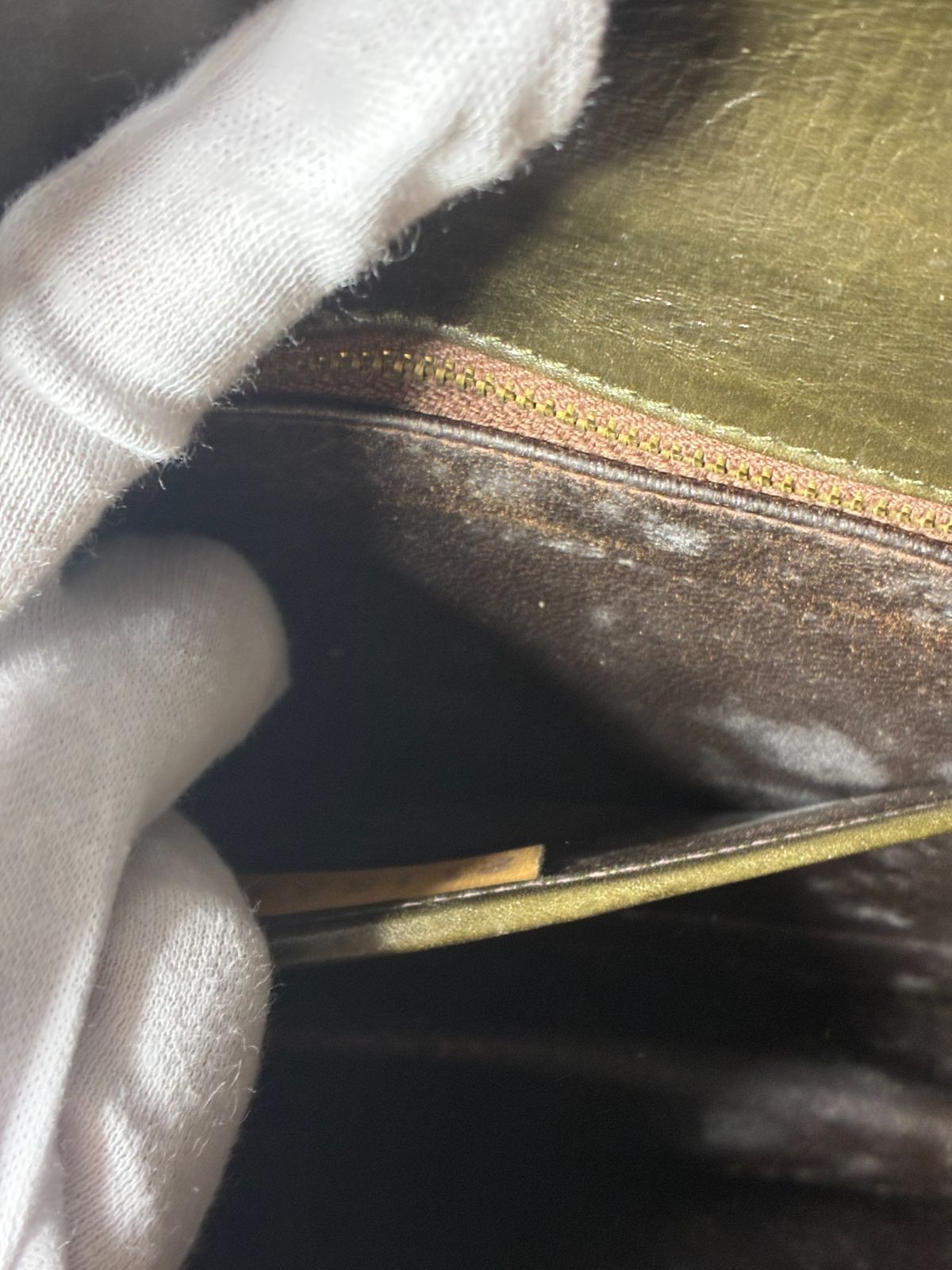 サルヴァトーレフェラガモ ショルダーバッグ