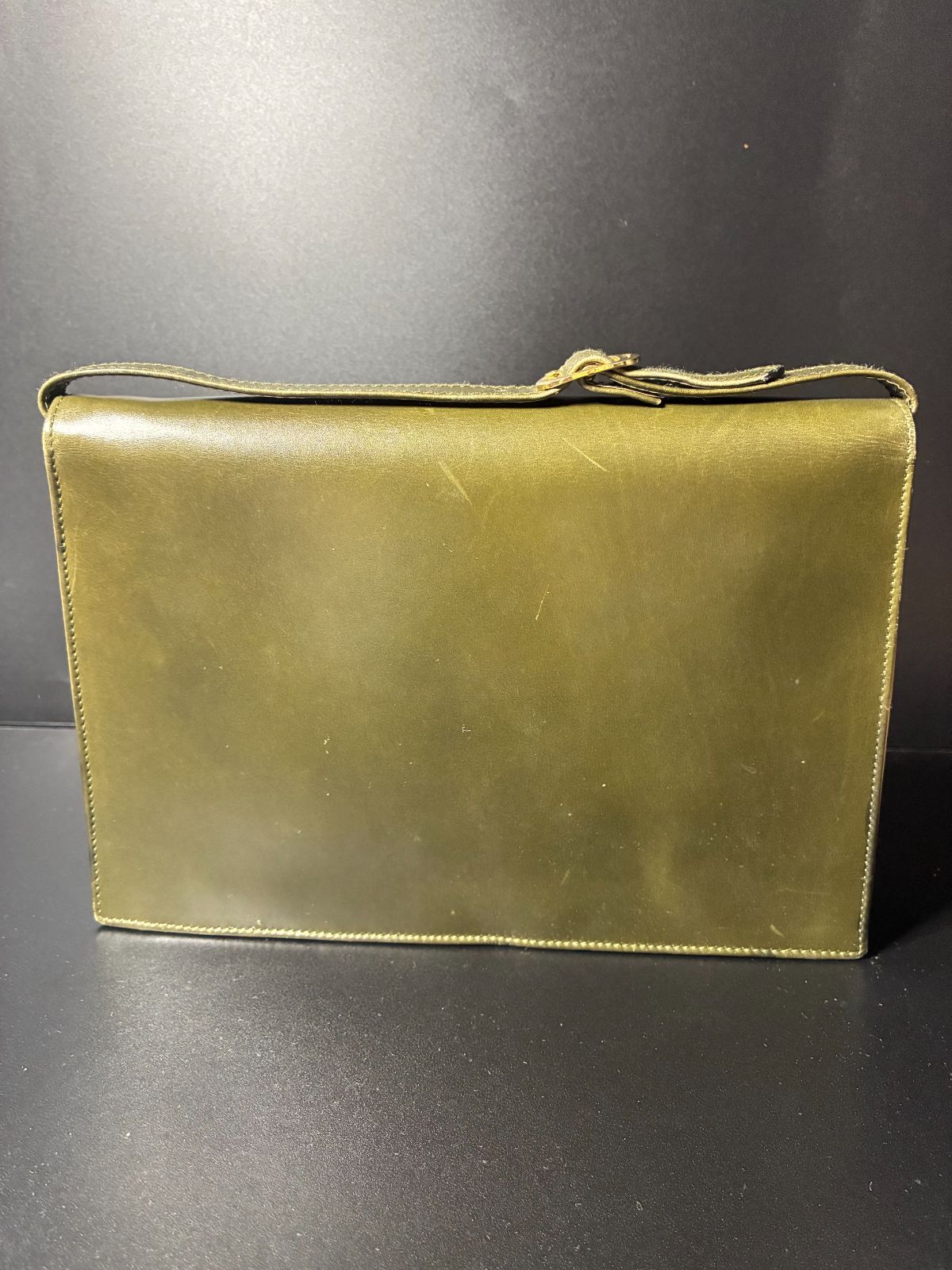 サルヴァトーレフェラガモ ショルダーバッグ B25103460