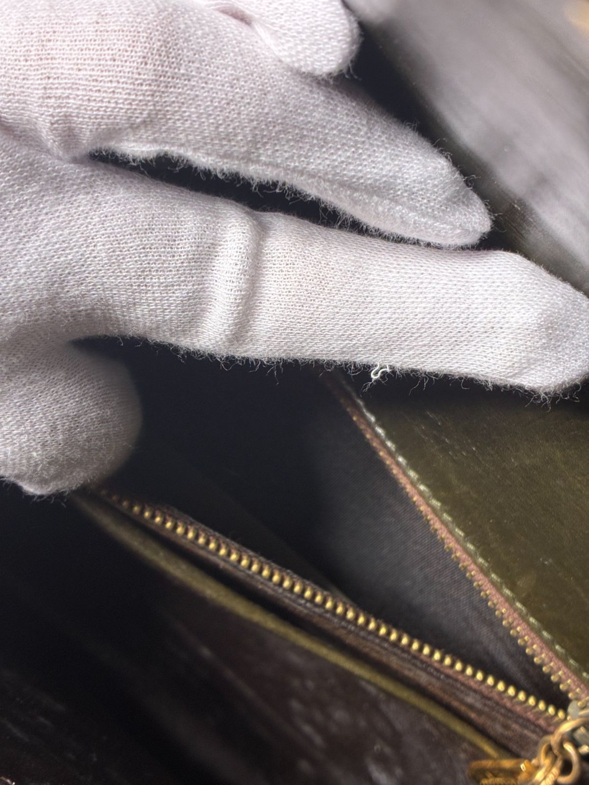 サルヴァトーレフェラガモ ショルダーバッグ